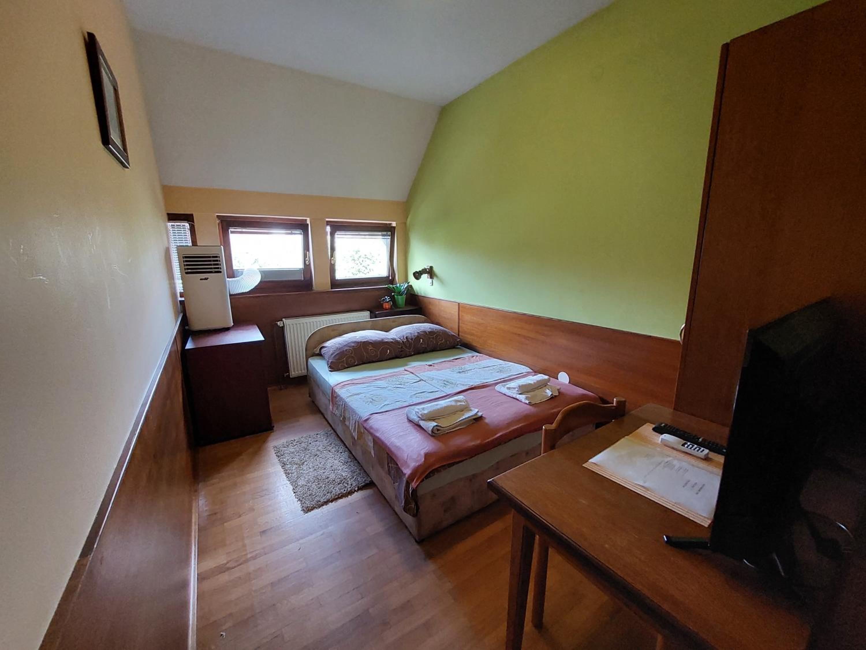 Deluxe Double Room - Photo 1
