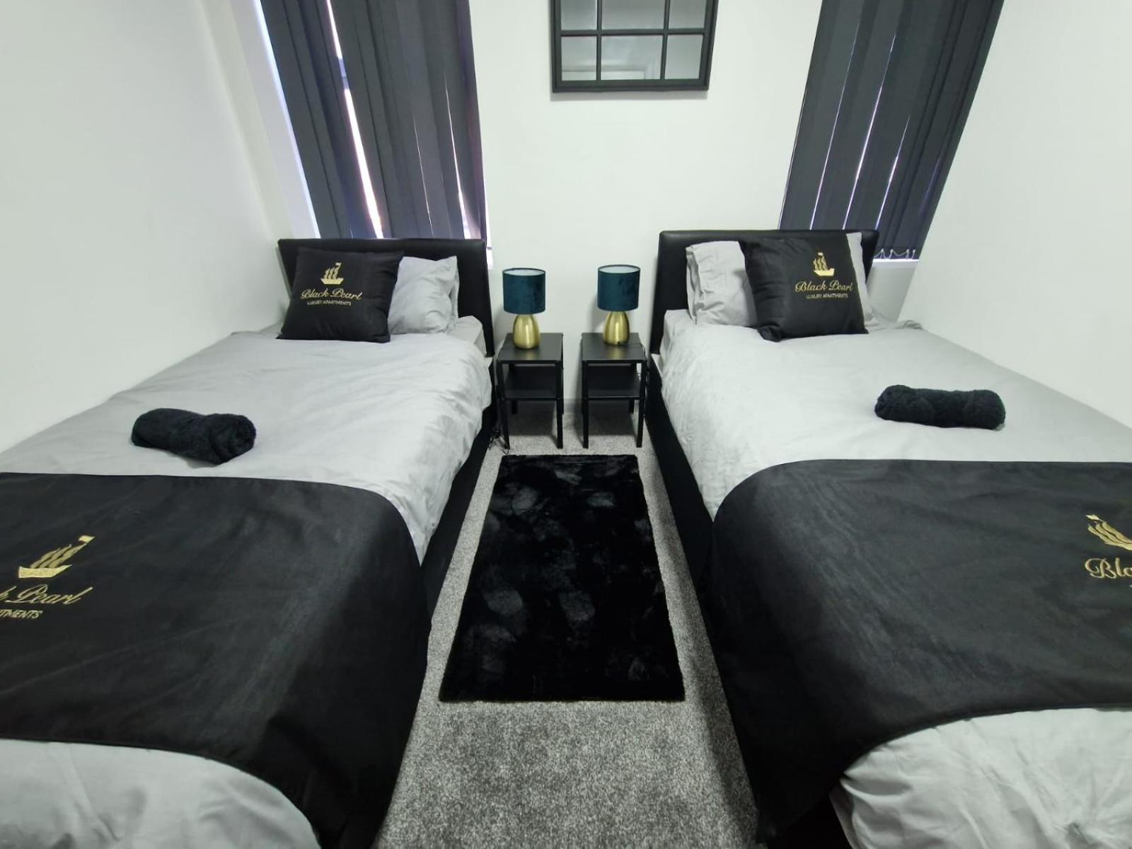 Three-Bedroom Apartment - Photo 9