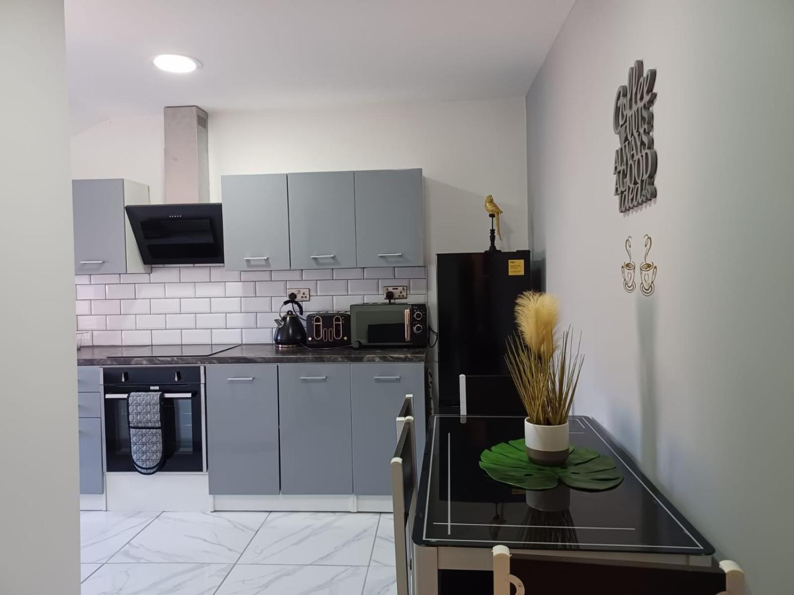 Three-Bedroom Apartment - Photo 11