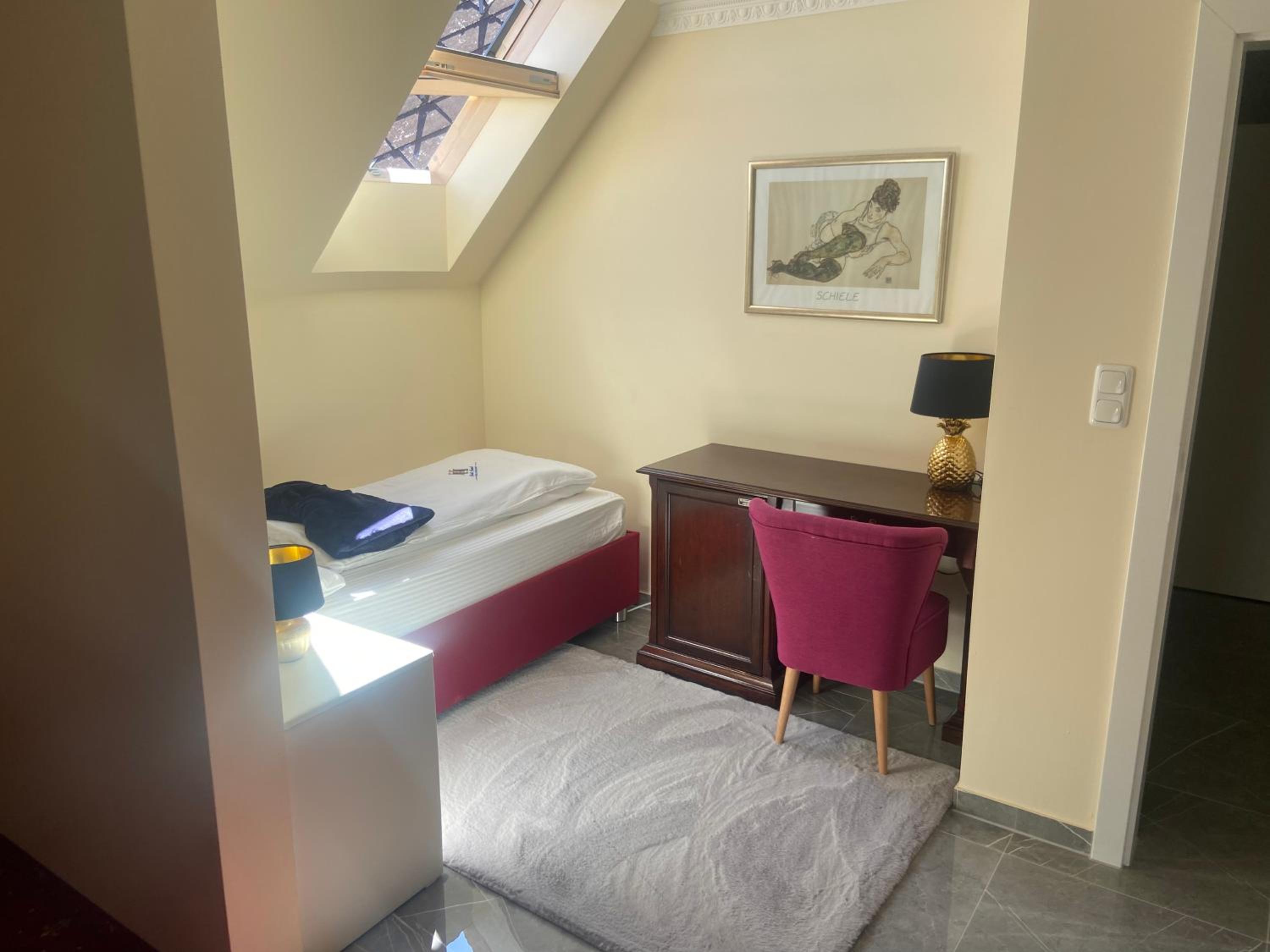 Deluxe Family Room - Photo 5