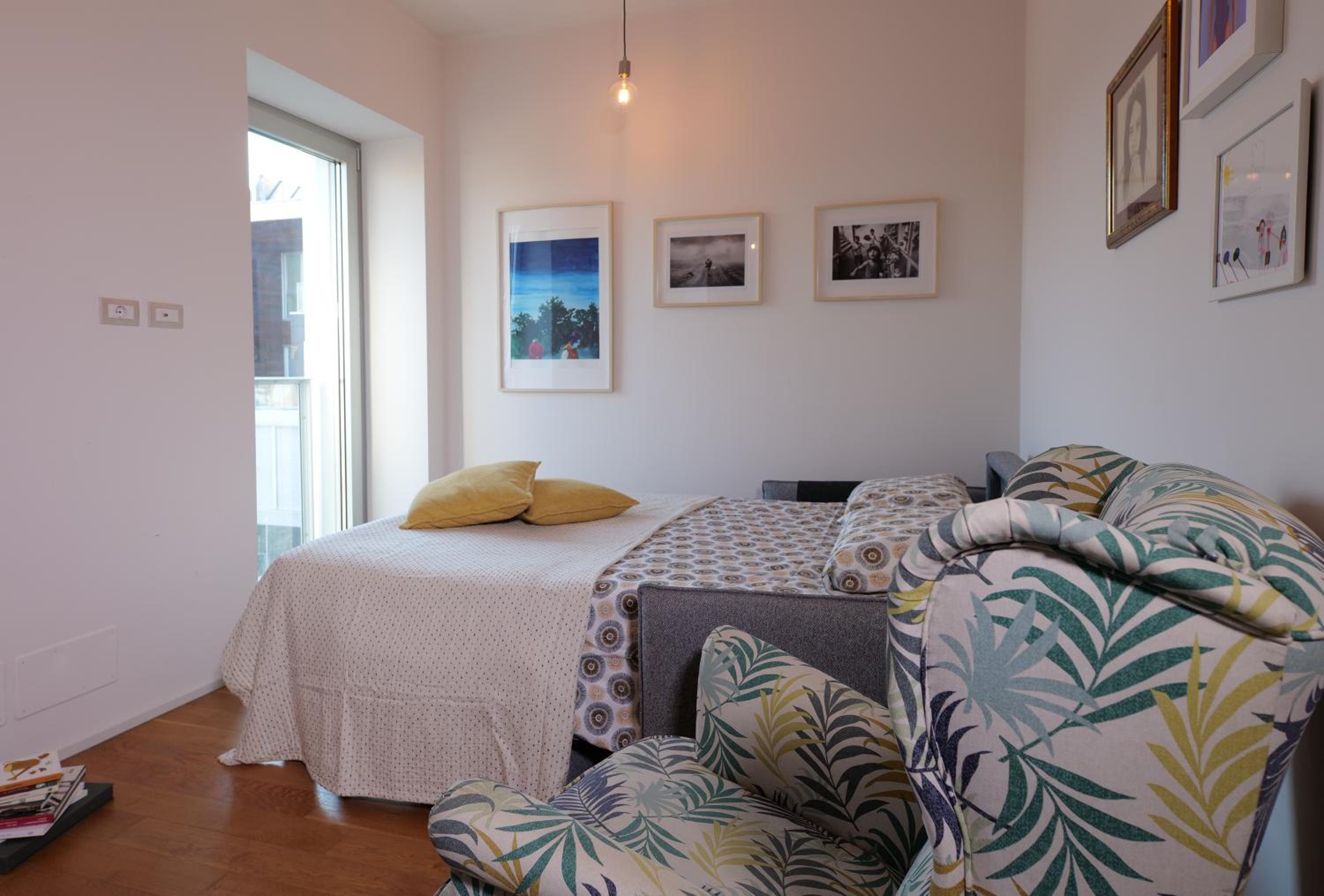 One-Bedroom Apartment photo 1