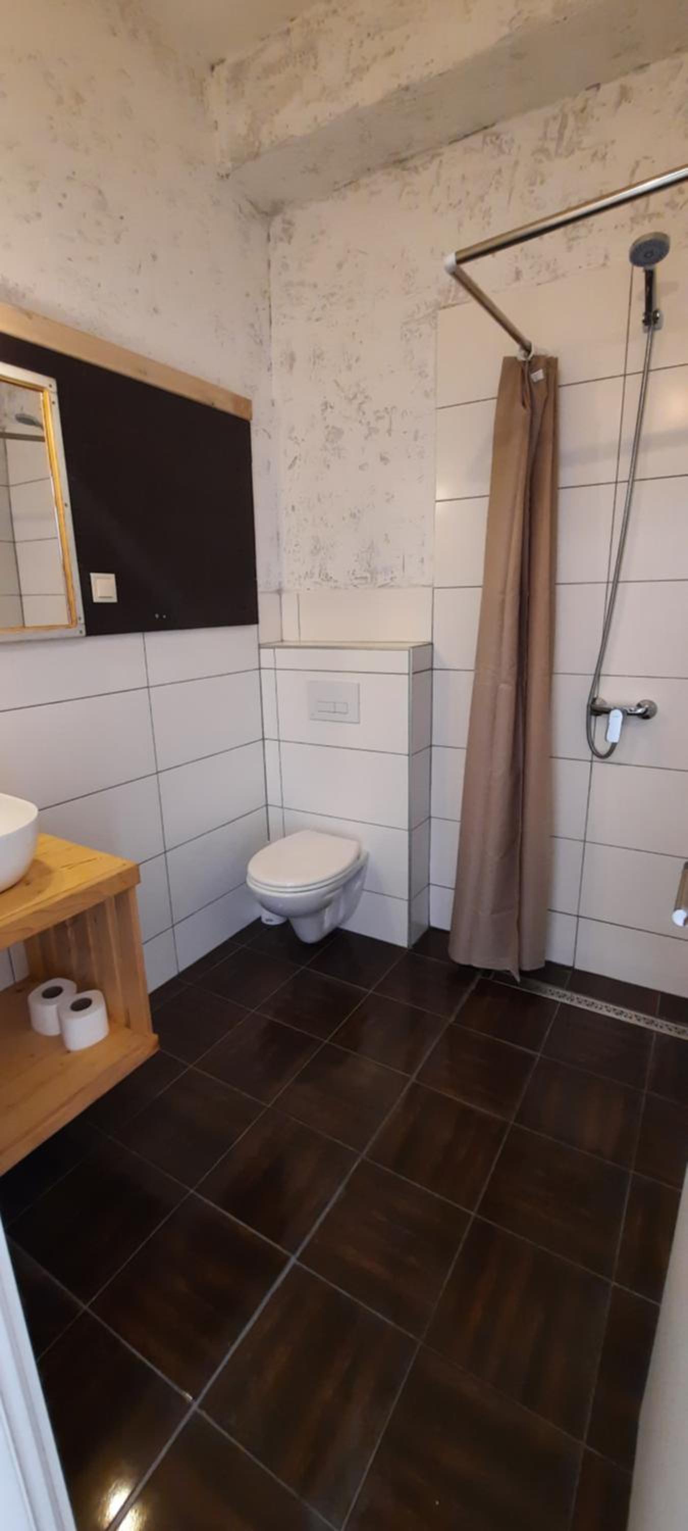 Budget Double Room - Photo 2