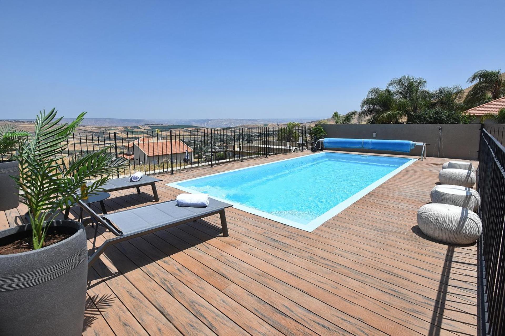 Three-Bedroom Villa photo 2