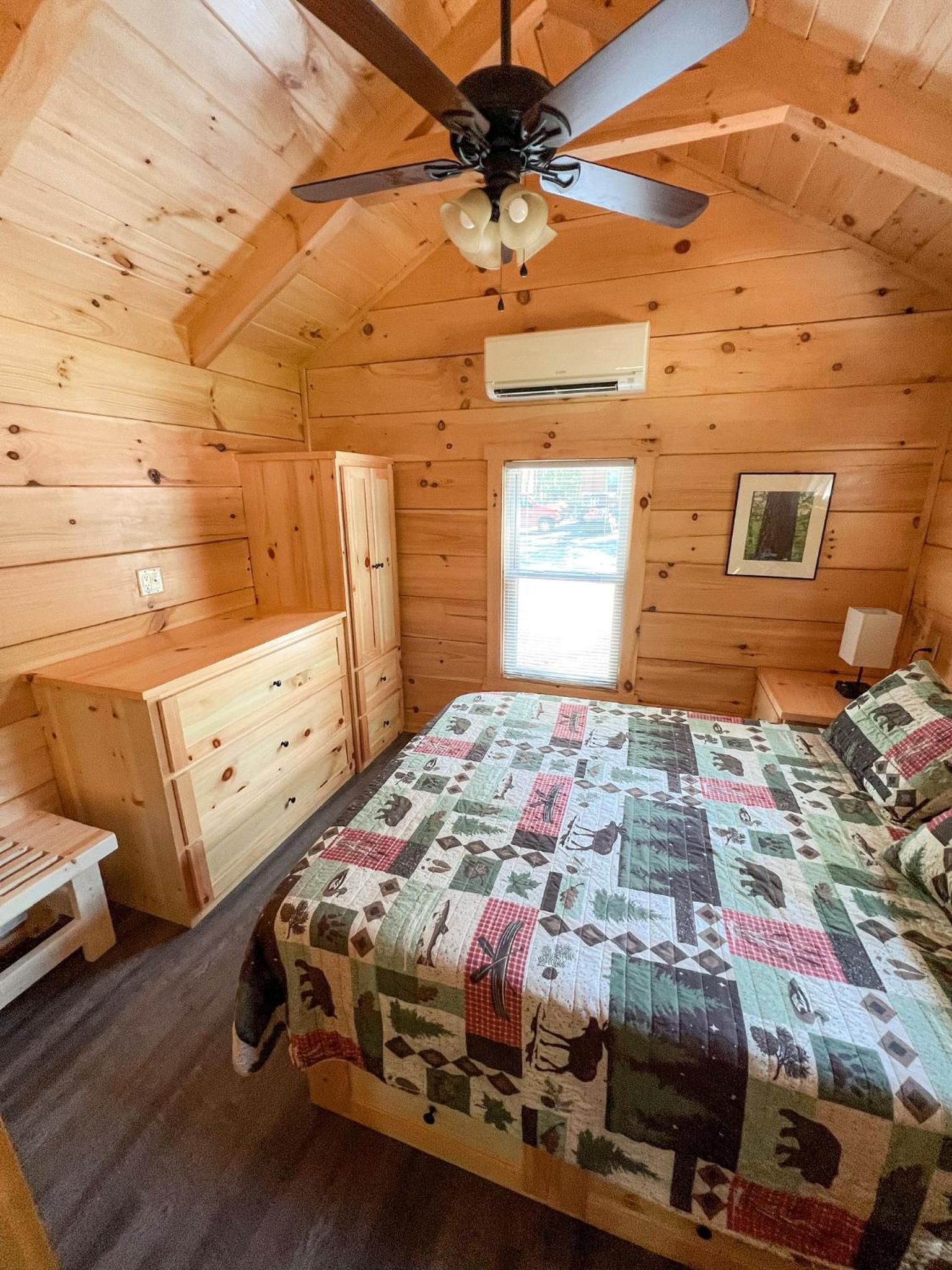 Two-Bedroom House - Photo 2