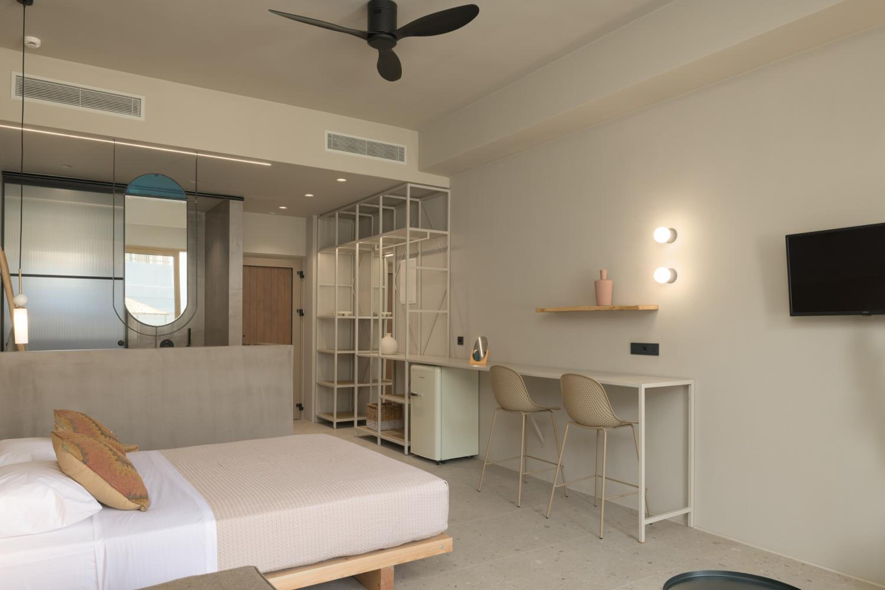 Double Room with Pool View photo 3
