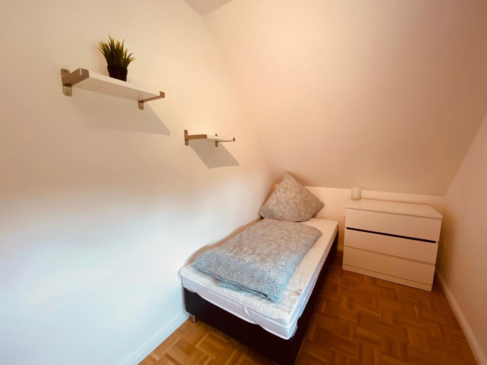 Two-Bedroom House - Photo 1