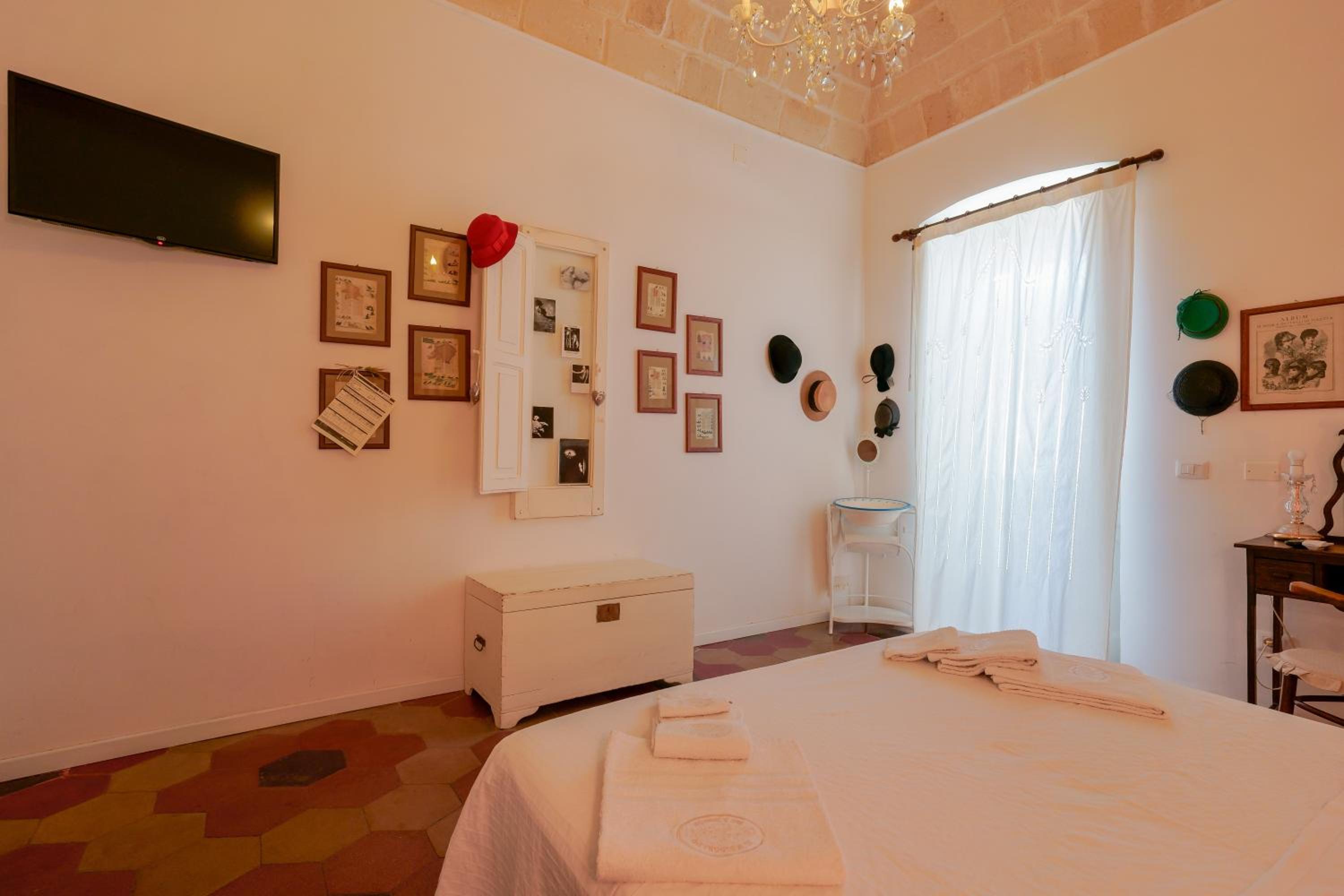 Double Room with Terrace - Photo 8