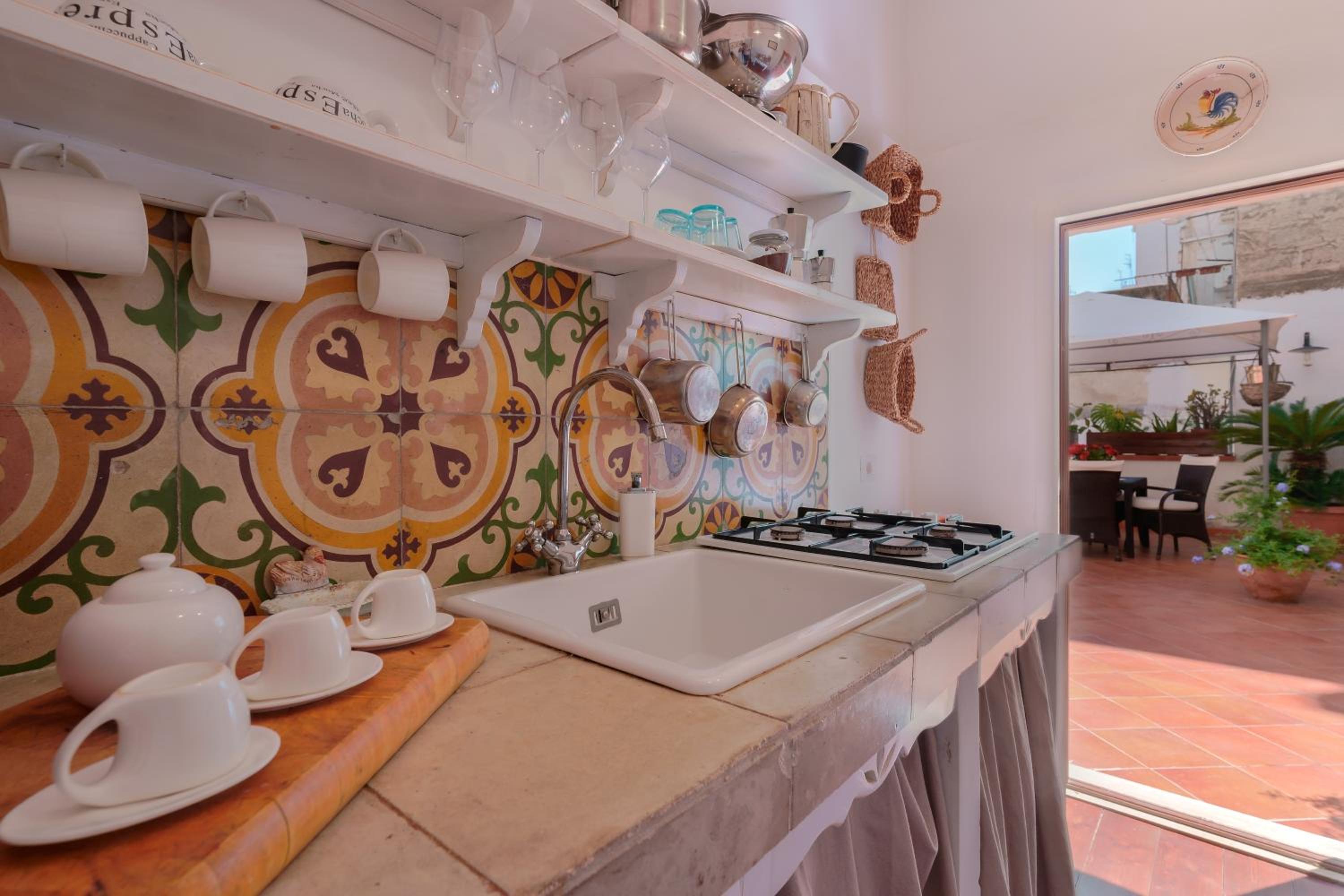 Double Room with Terrace - Photo 10