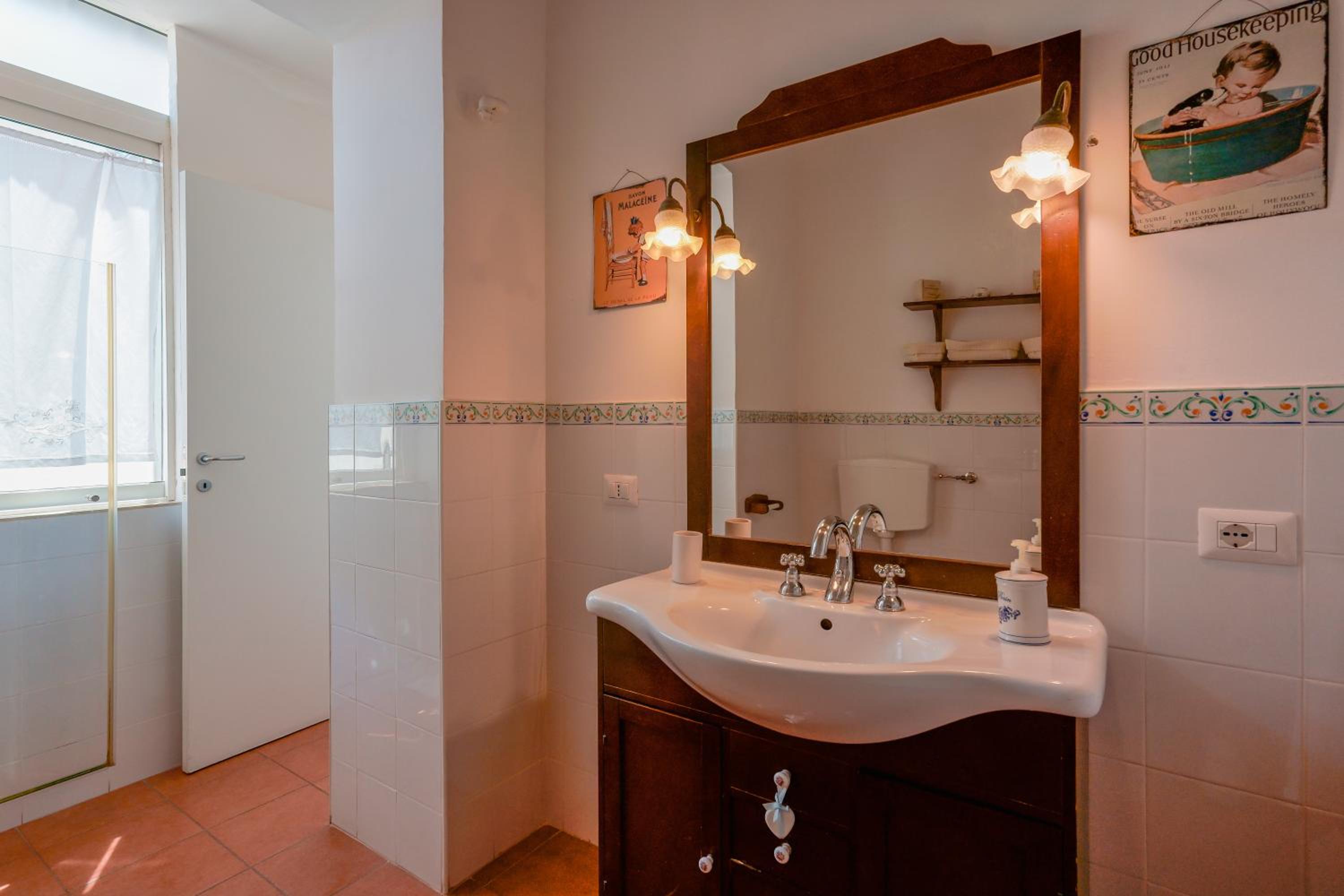 Double Room with Terrace - Photo 11