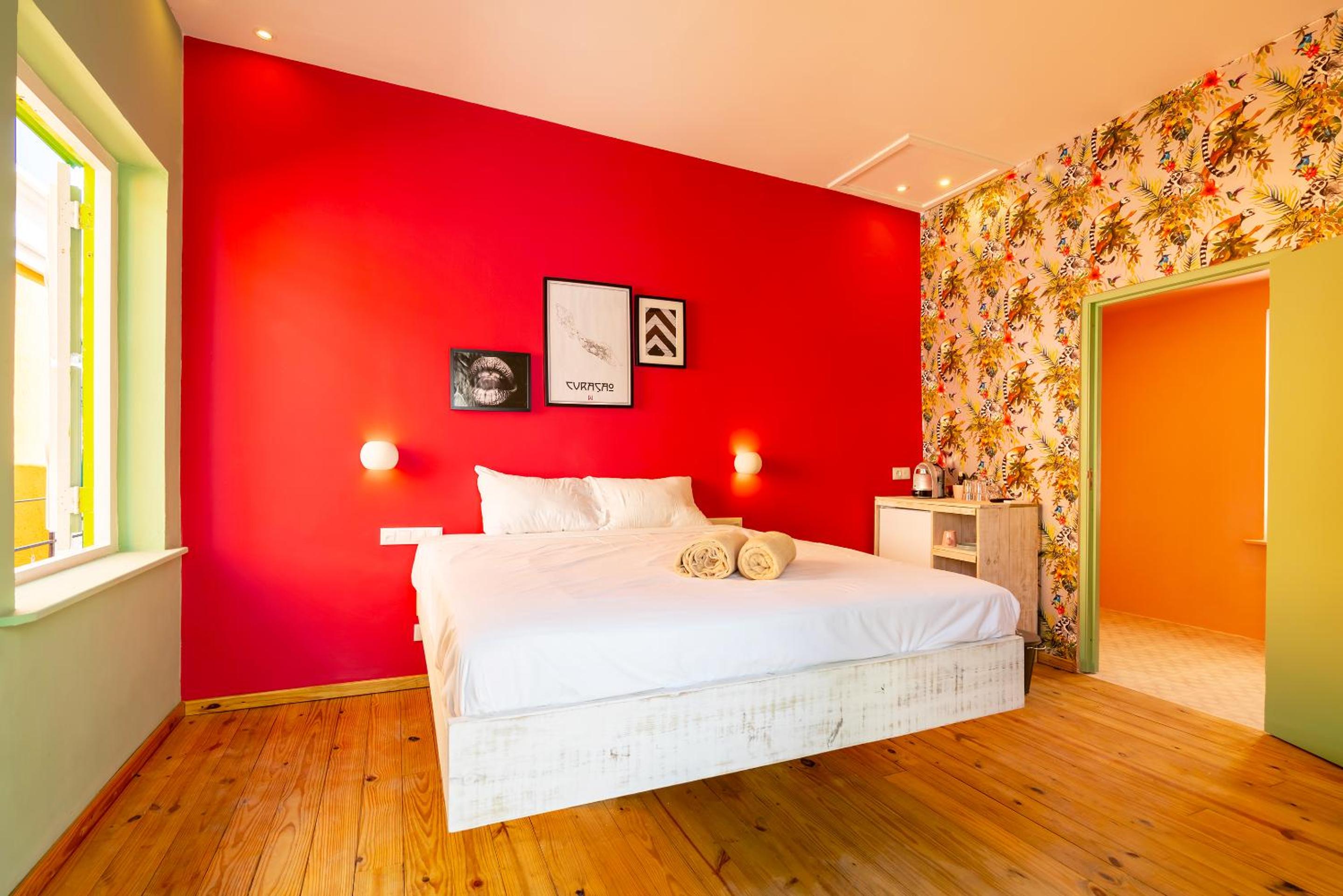 Deluxe King Room - Photo 3
