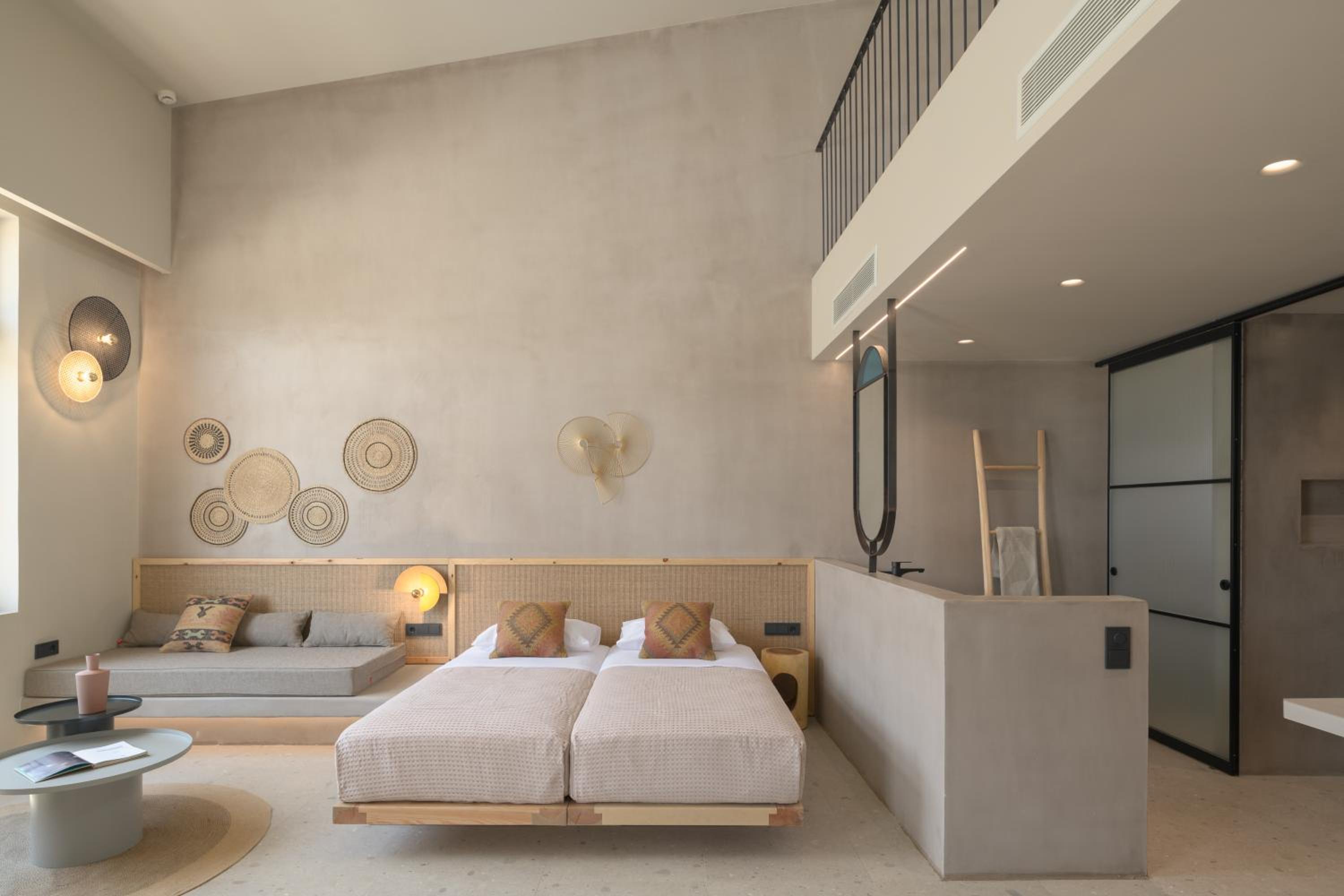 Junior Suite with Pool View photo 1