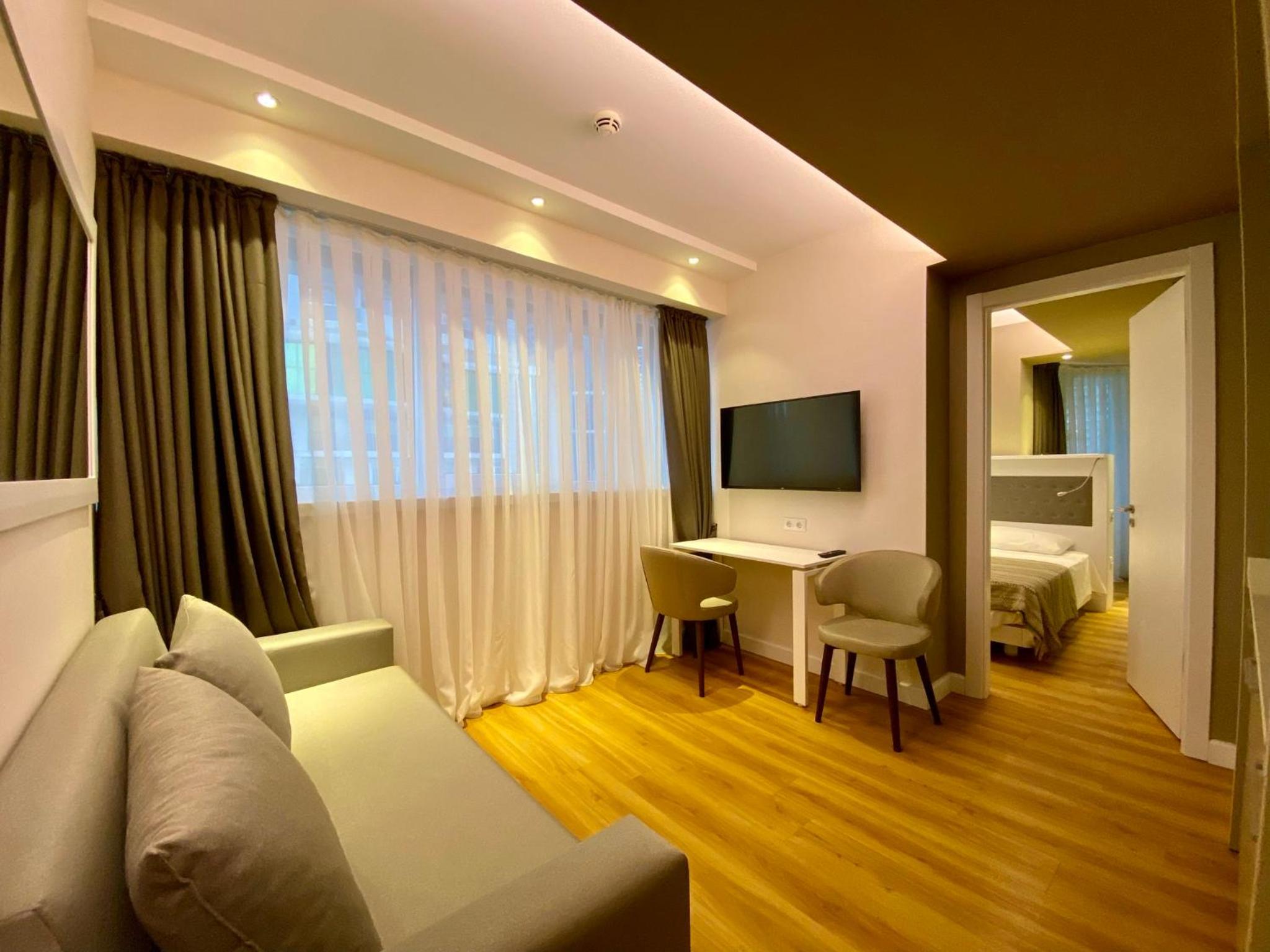 One-Bedroom Apartment with Balcony photo 1