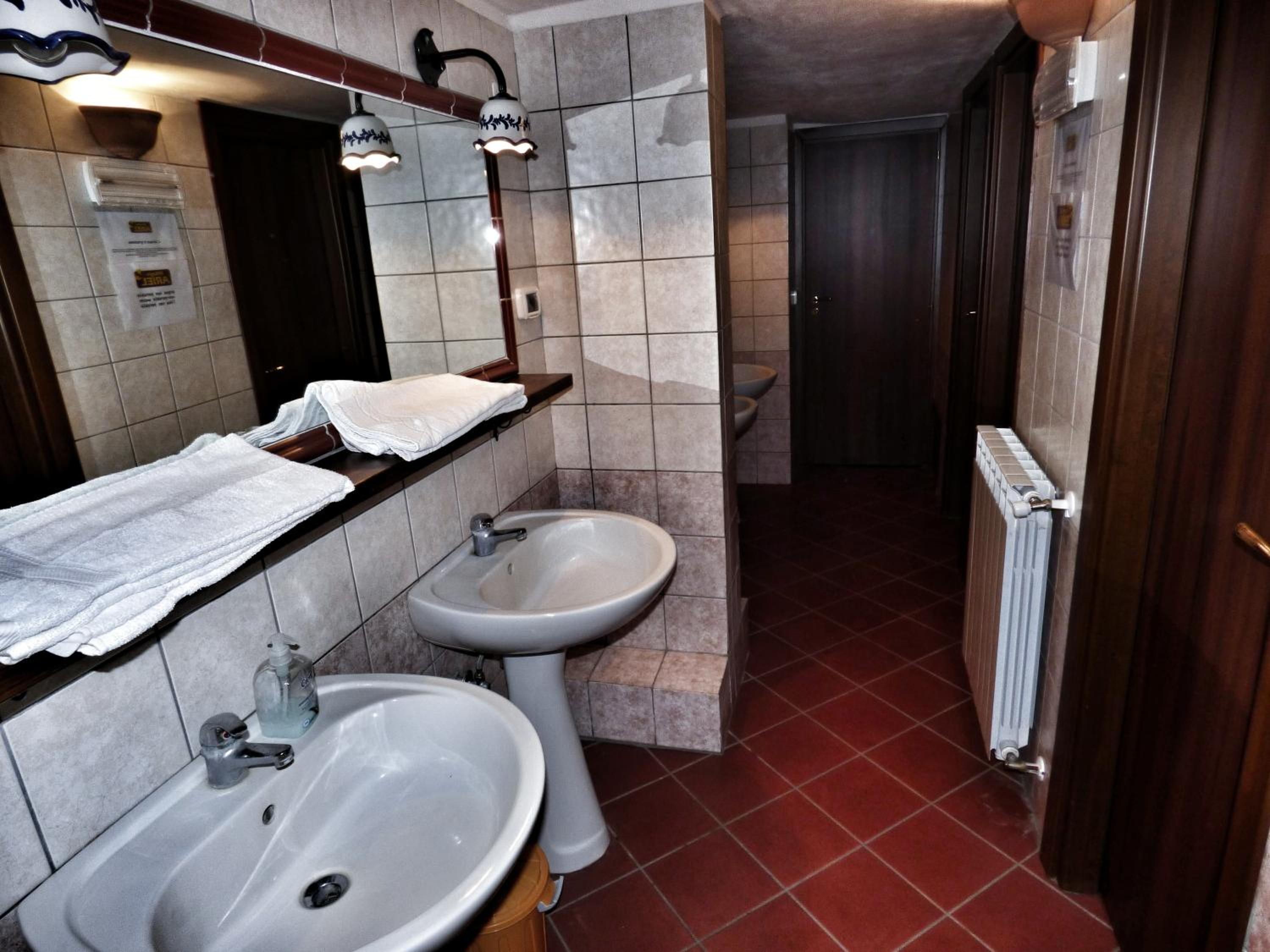 Room For 10 Adults with Private Bathroom photo 3