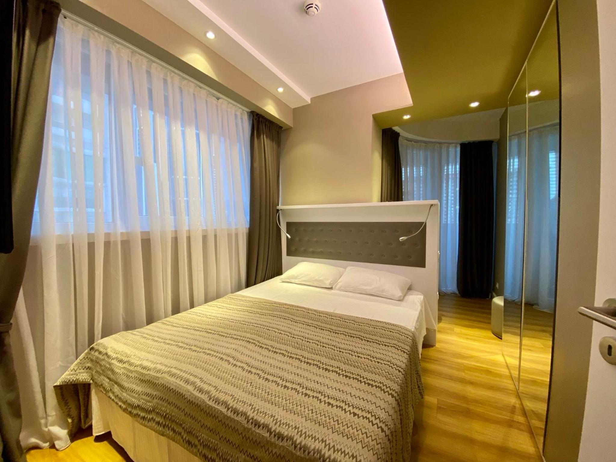 One-Bedroom Apartment with Balcony photo 3