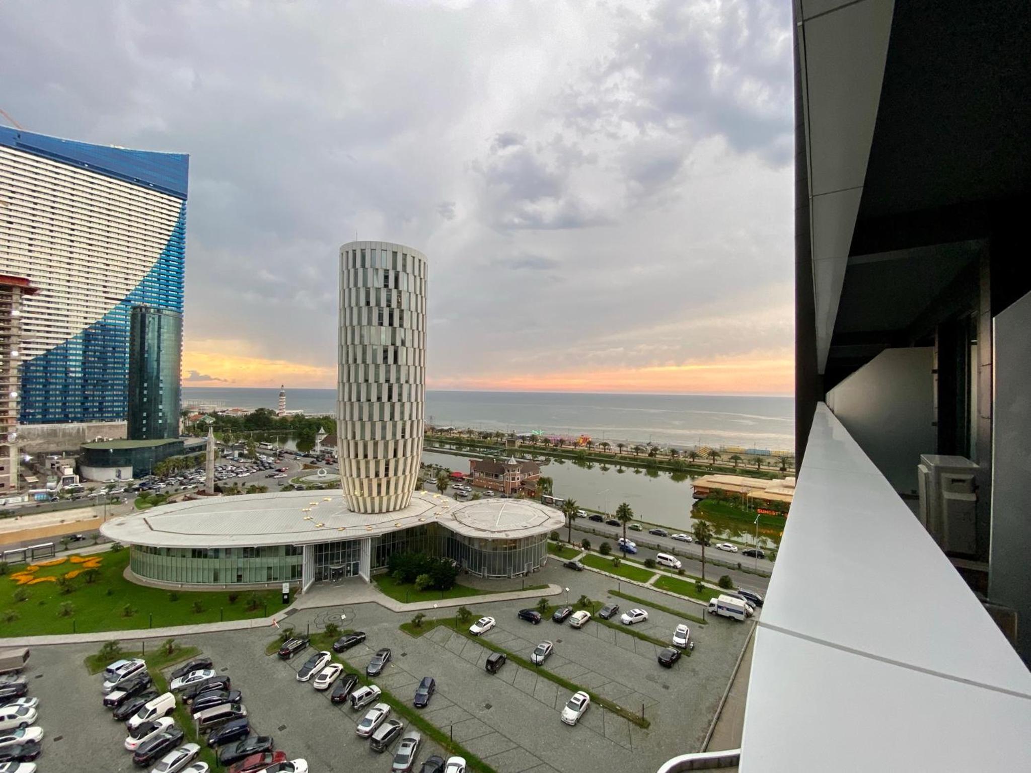 One-Bedroom Apartment with Balcony photo 2