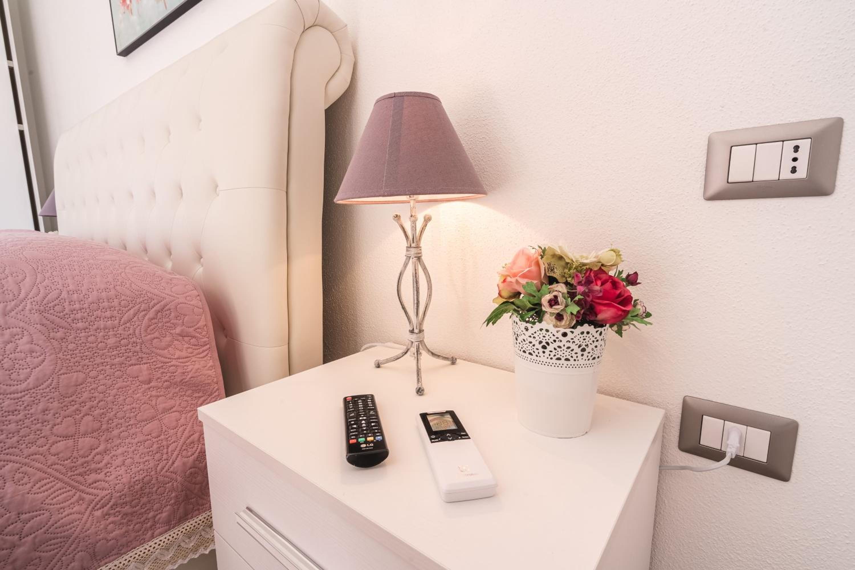 Deluxe Junior Suite - Photo 14