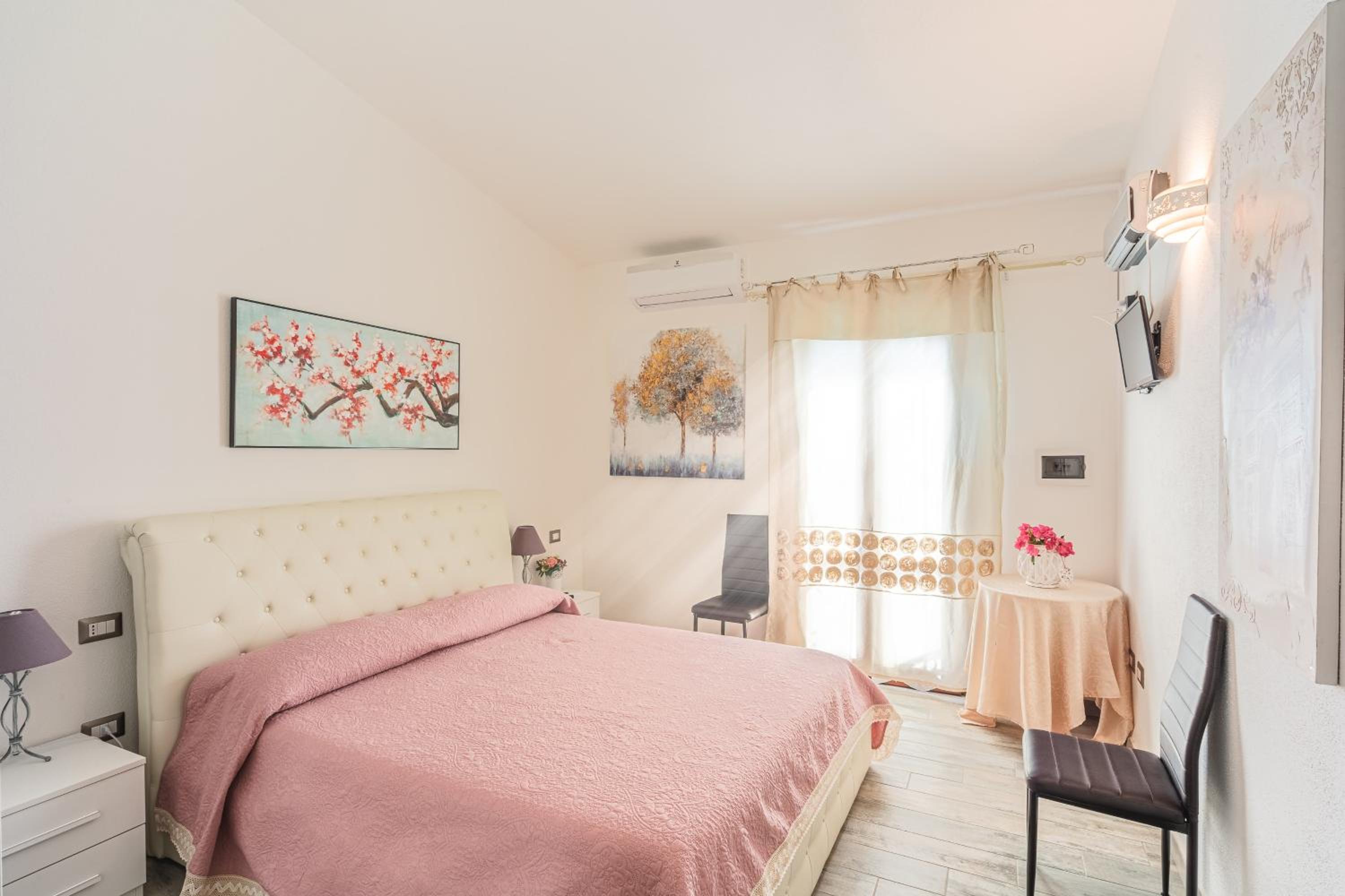 Deluxe Junior Suite - Photo 12