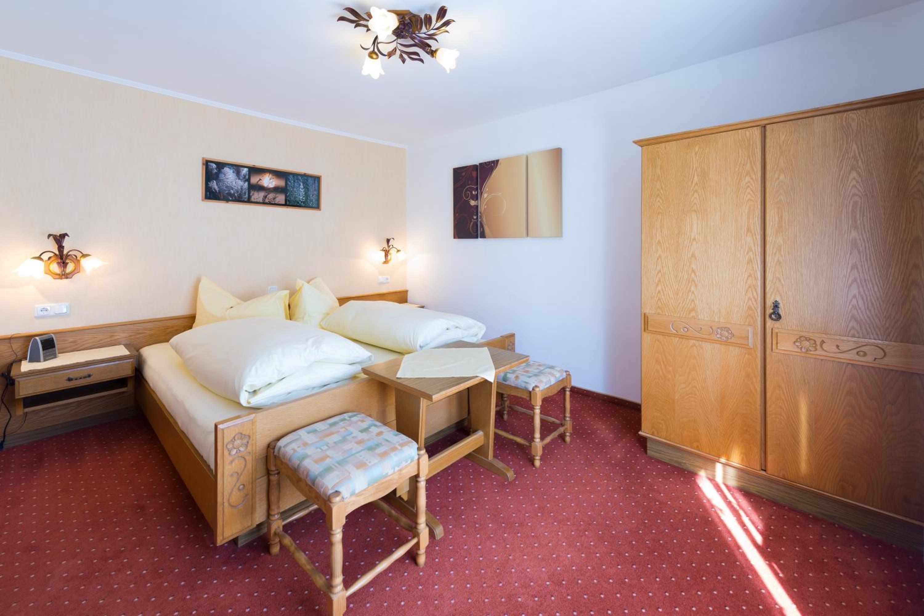One-Bedroom Apartment with Balcony photo 3