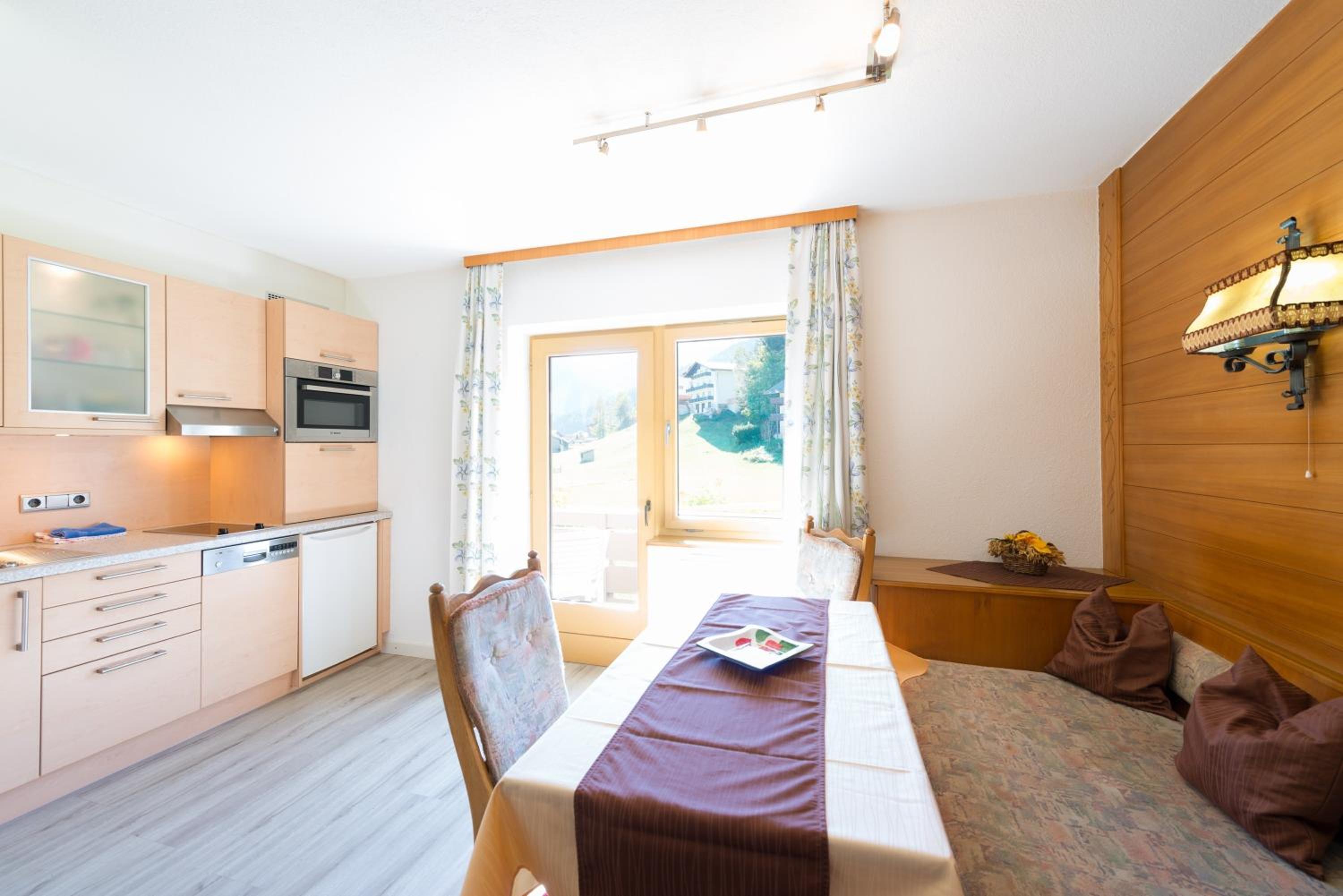 Two-Bedroom Apartment with Balcony photo 2