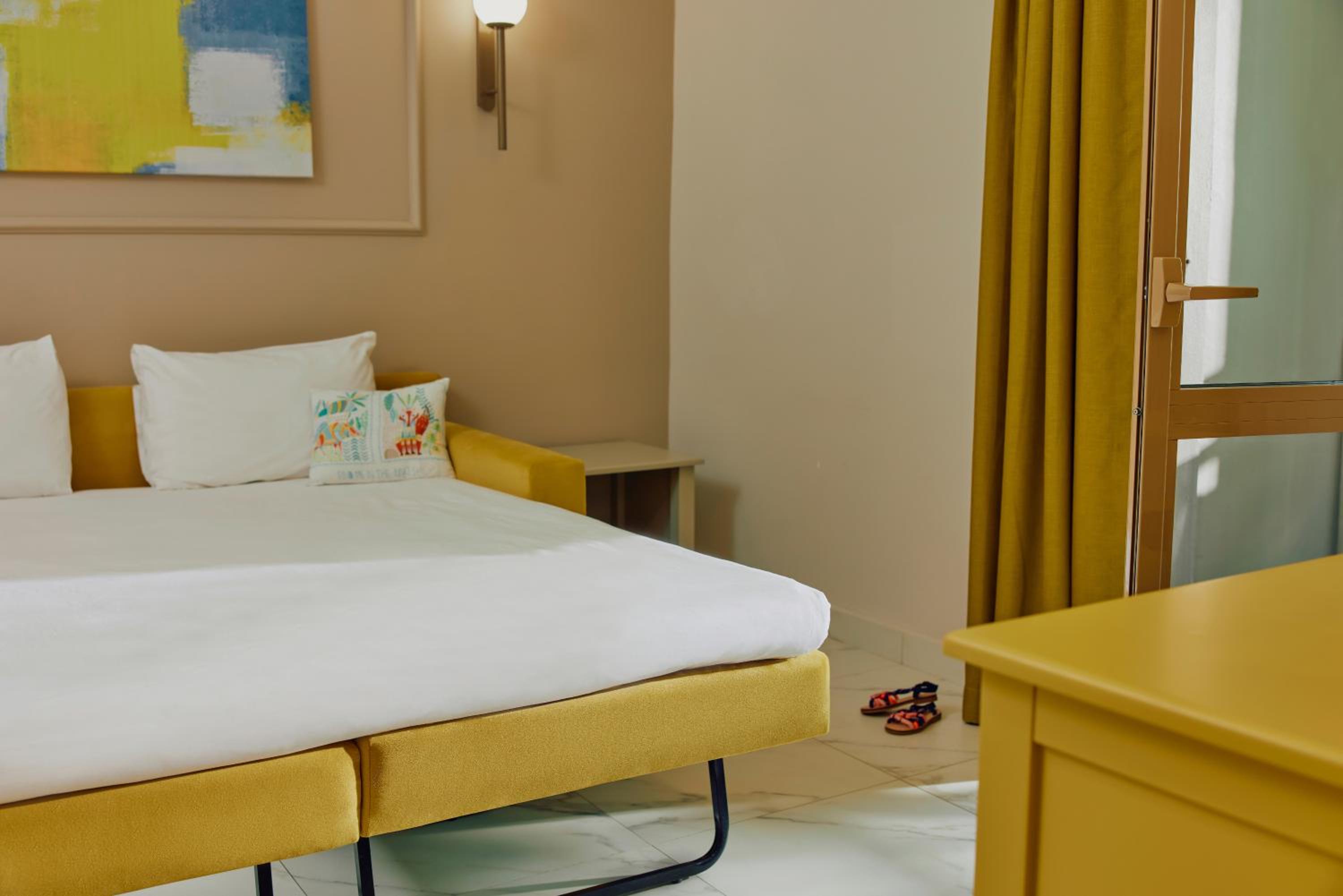 Suite - Photo 2