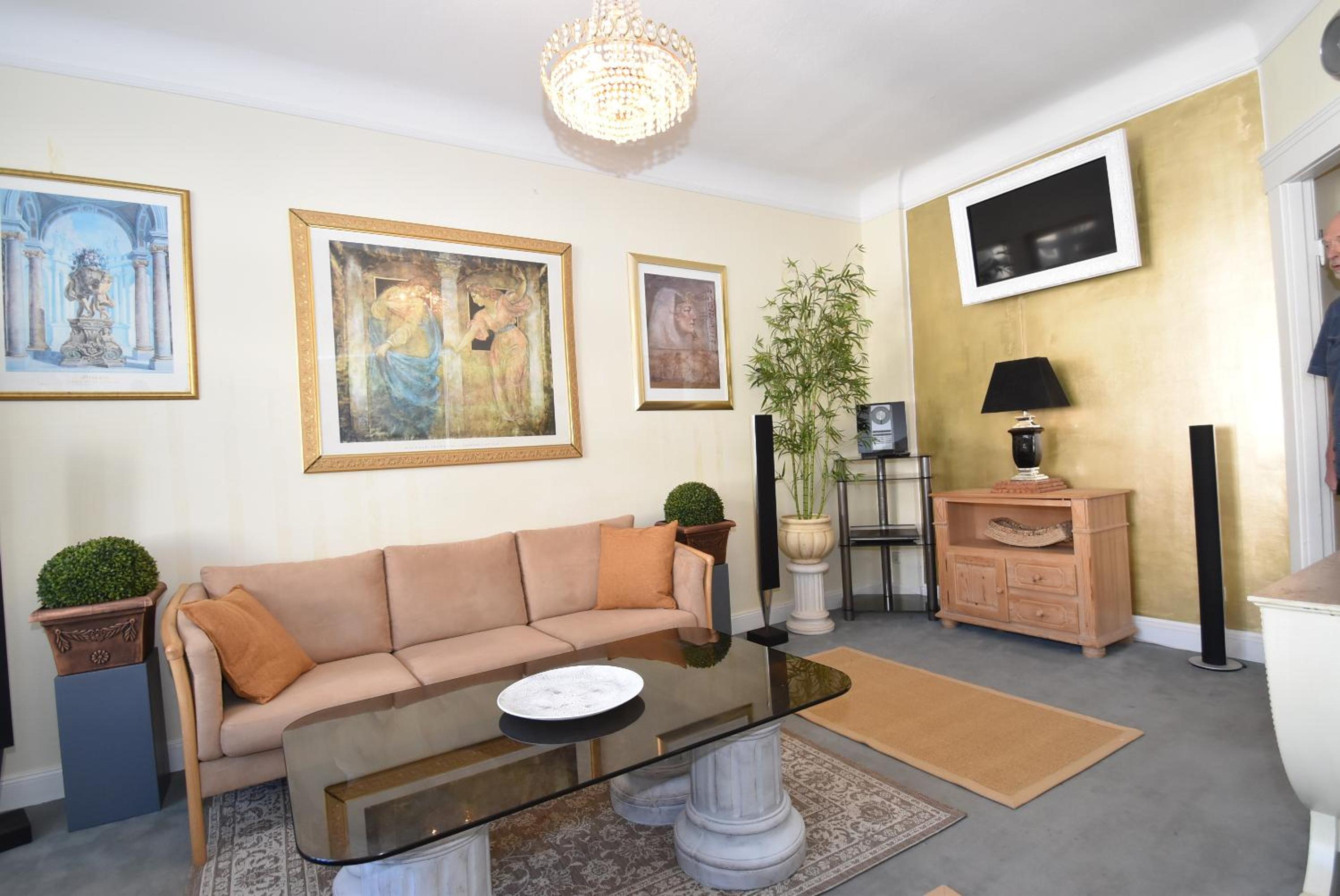 Apartment with Balcony photo 1