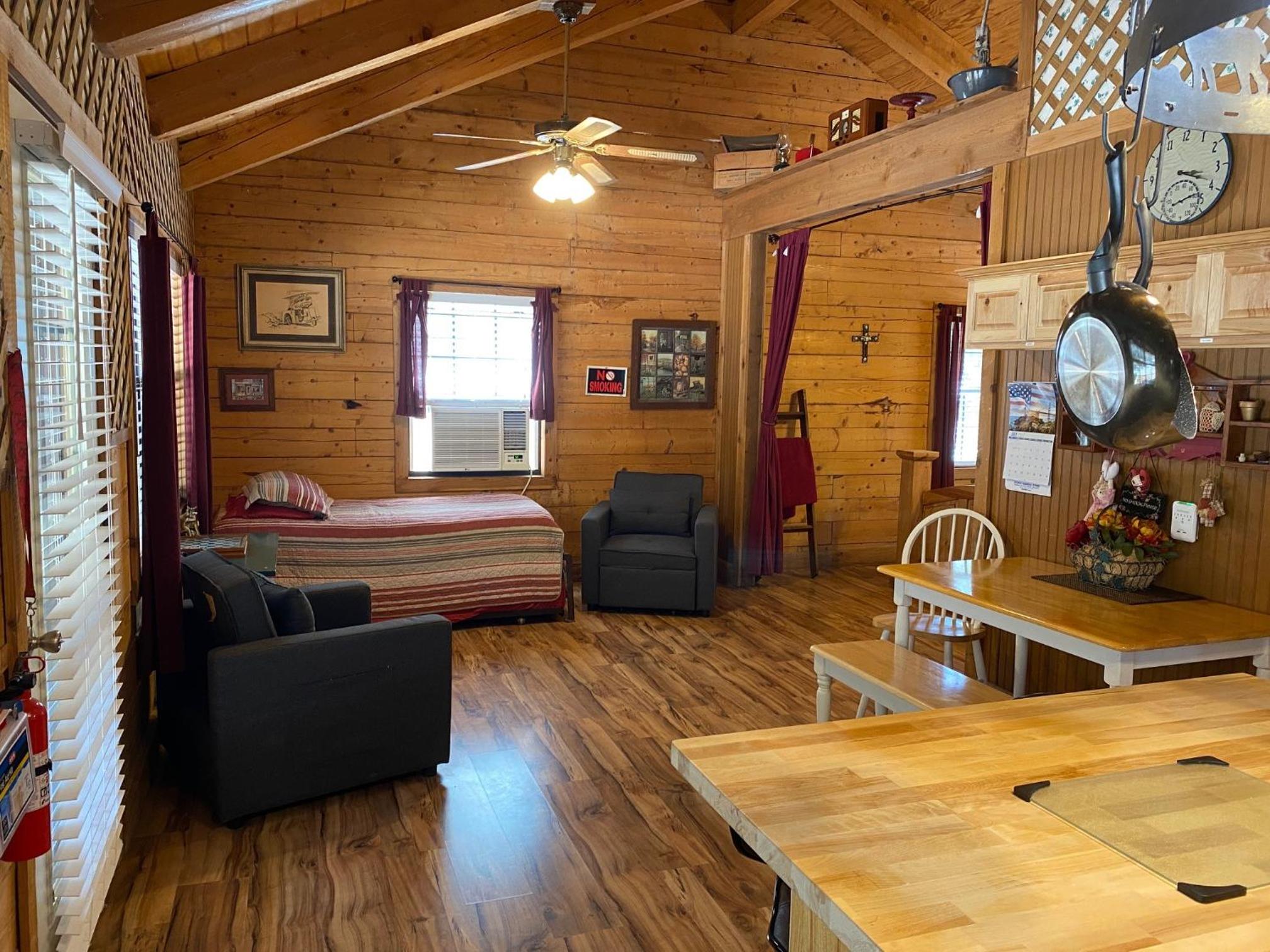 Superior Cabin - Photo 3