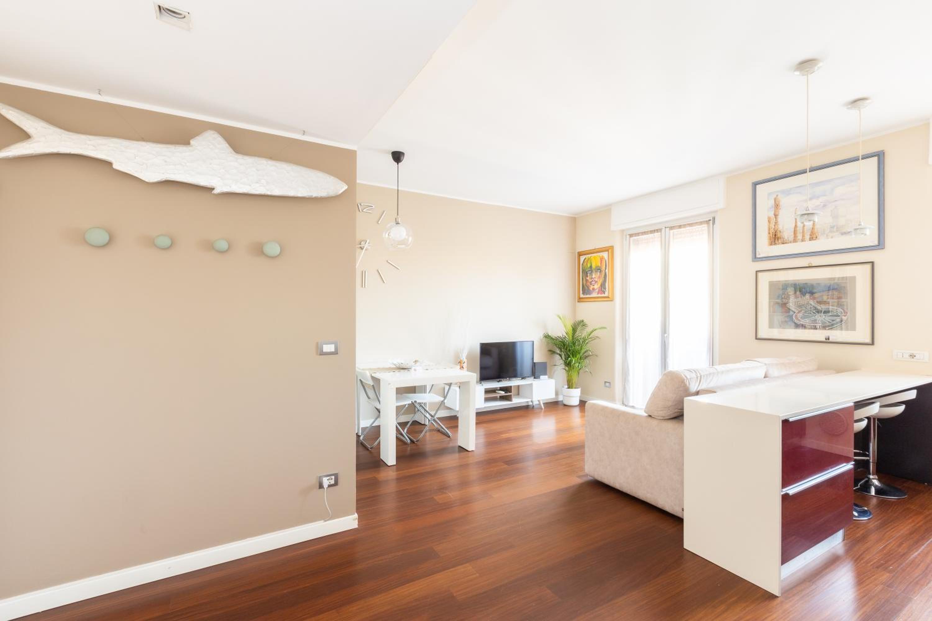 One-Bedroom Apartment
