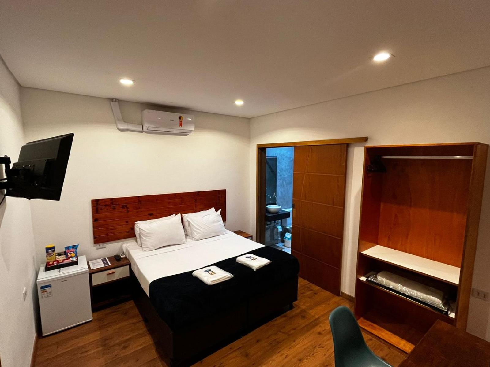 Deluxe Suite - Photo 1
