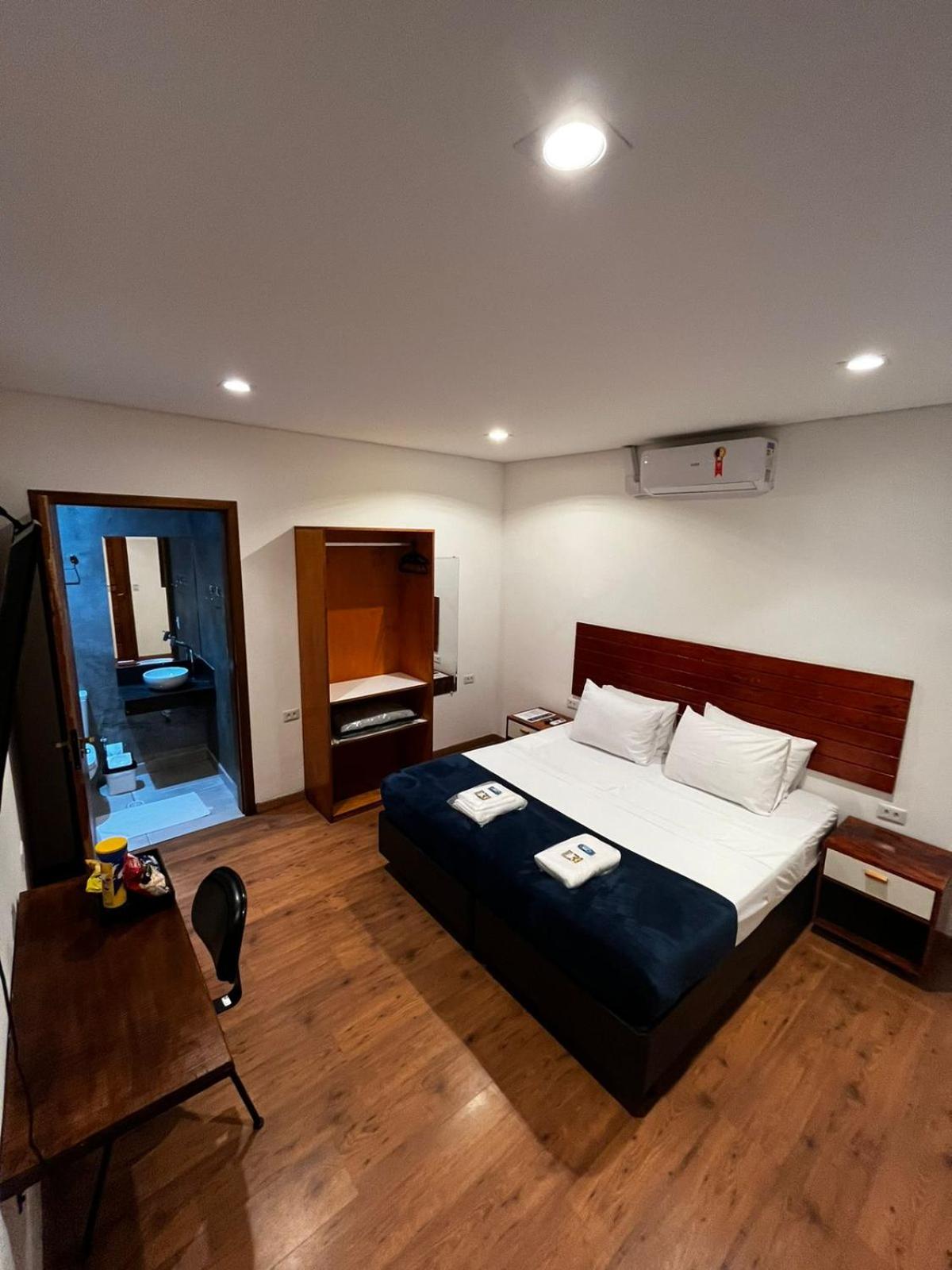 Deluxe Suite - Photo 19