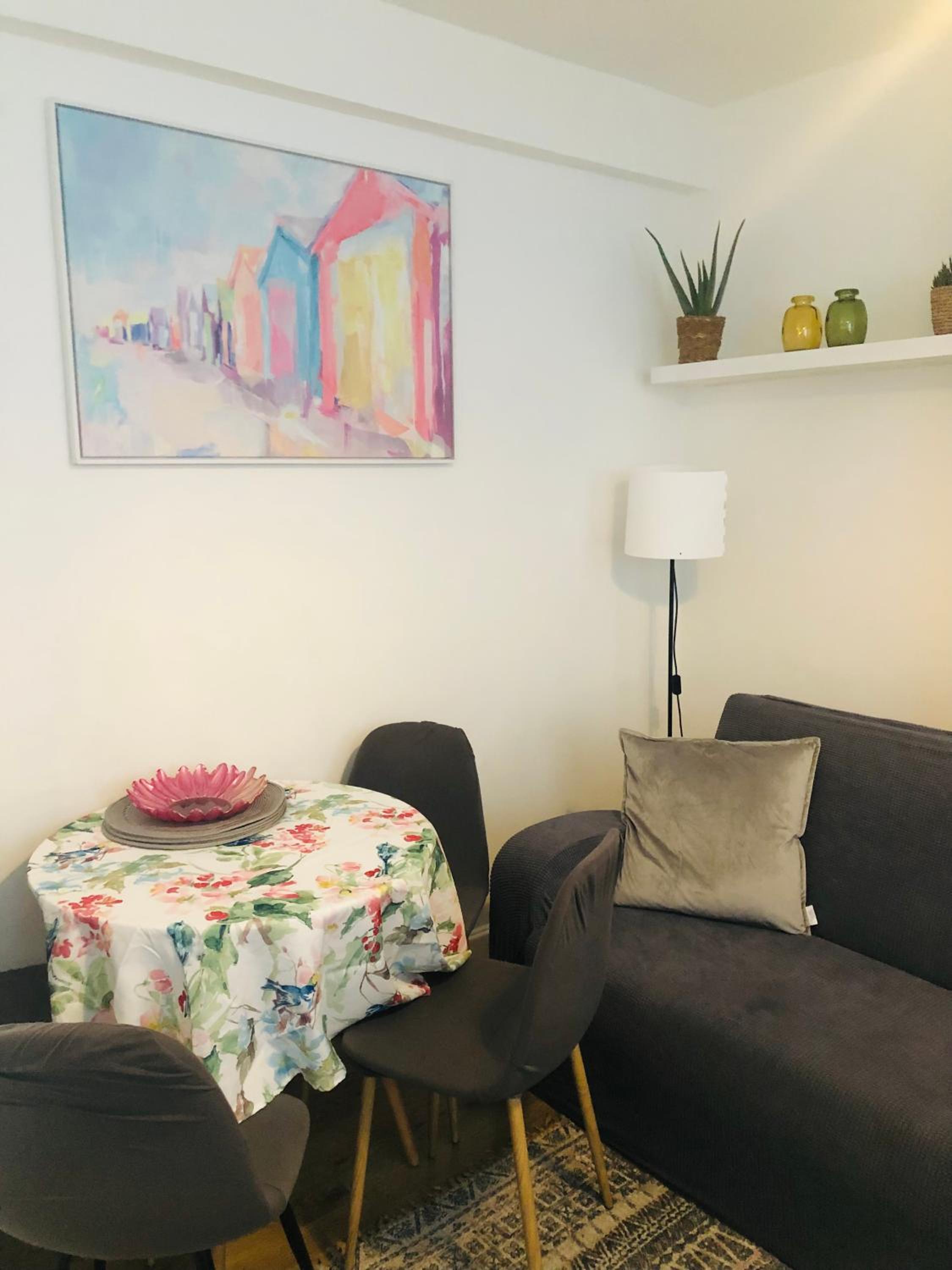 One-Bedroom Apartment photo 3