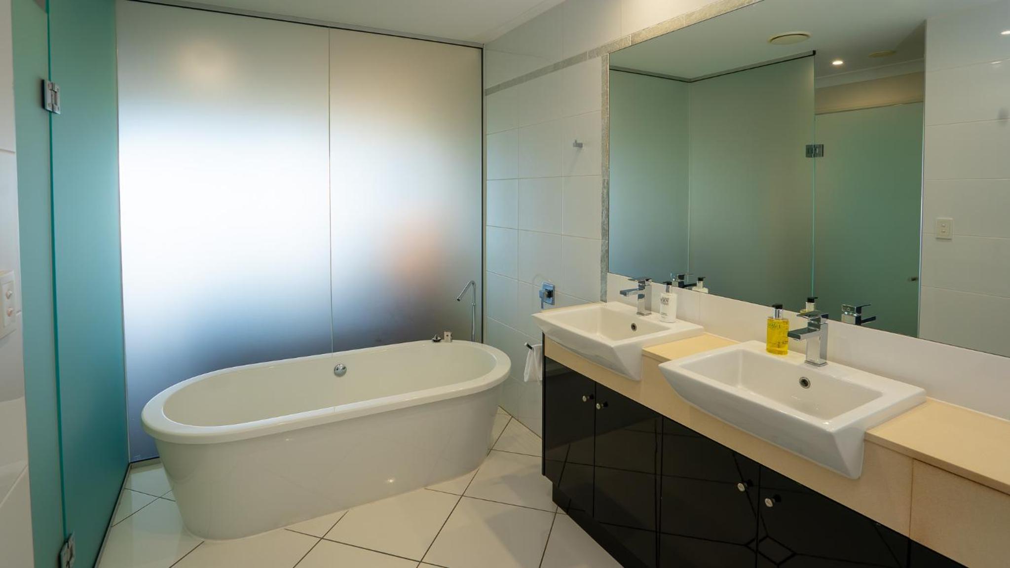 Three-Bedroom Apartment - Sub Penthouse