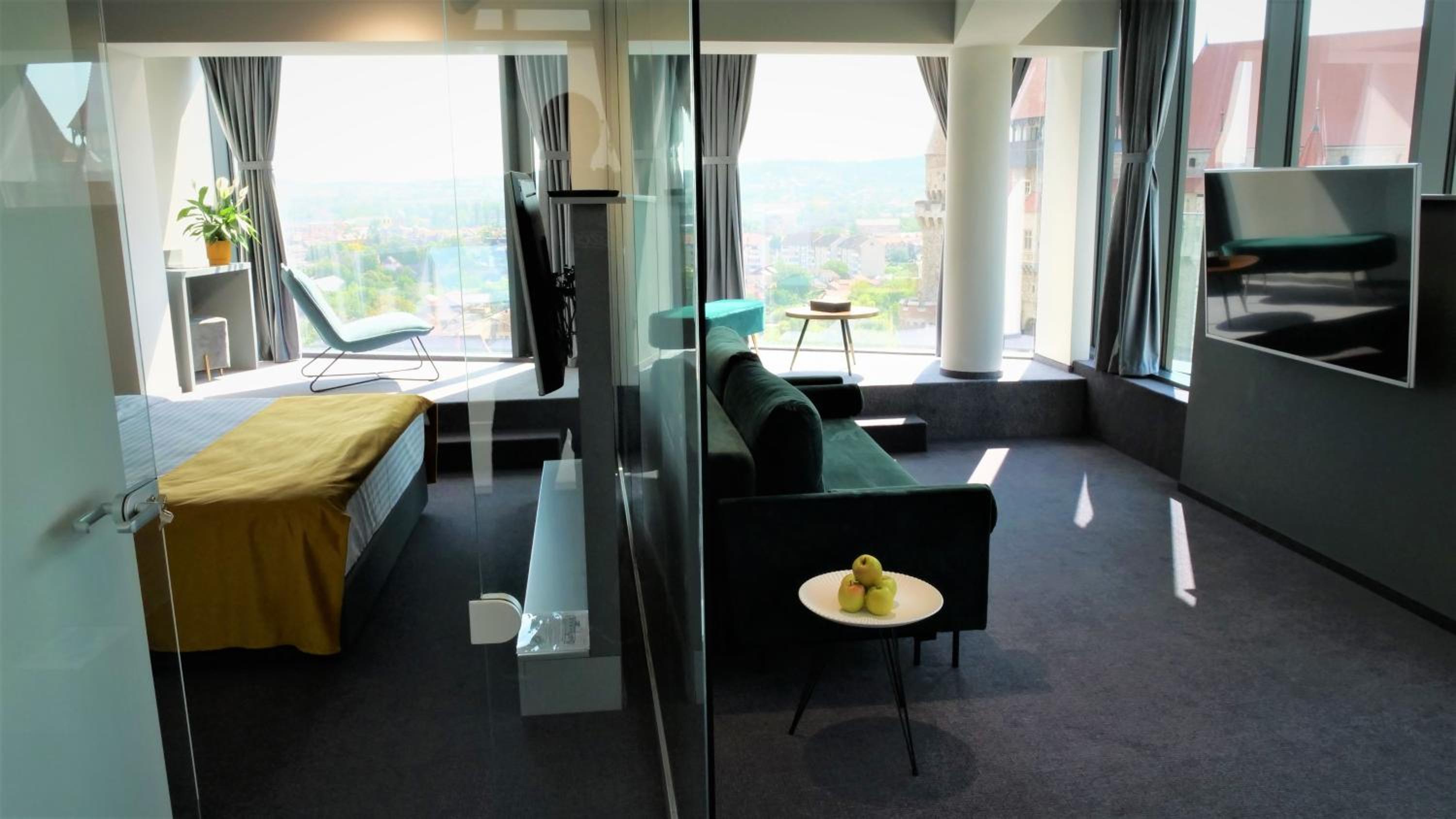 Apartment with Terrace - Photo 3