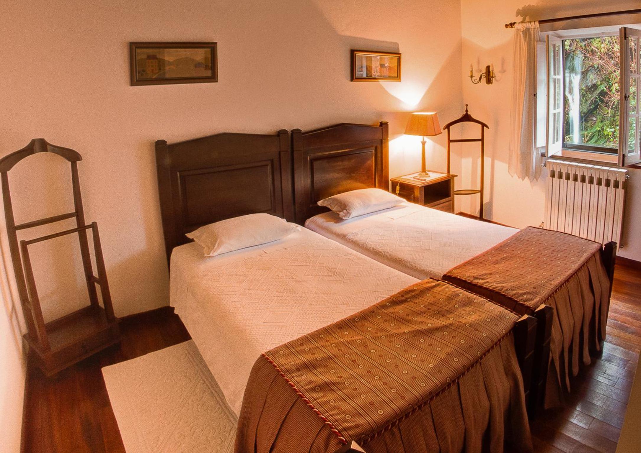 Zweibettzimmer mit eigenem Bad