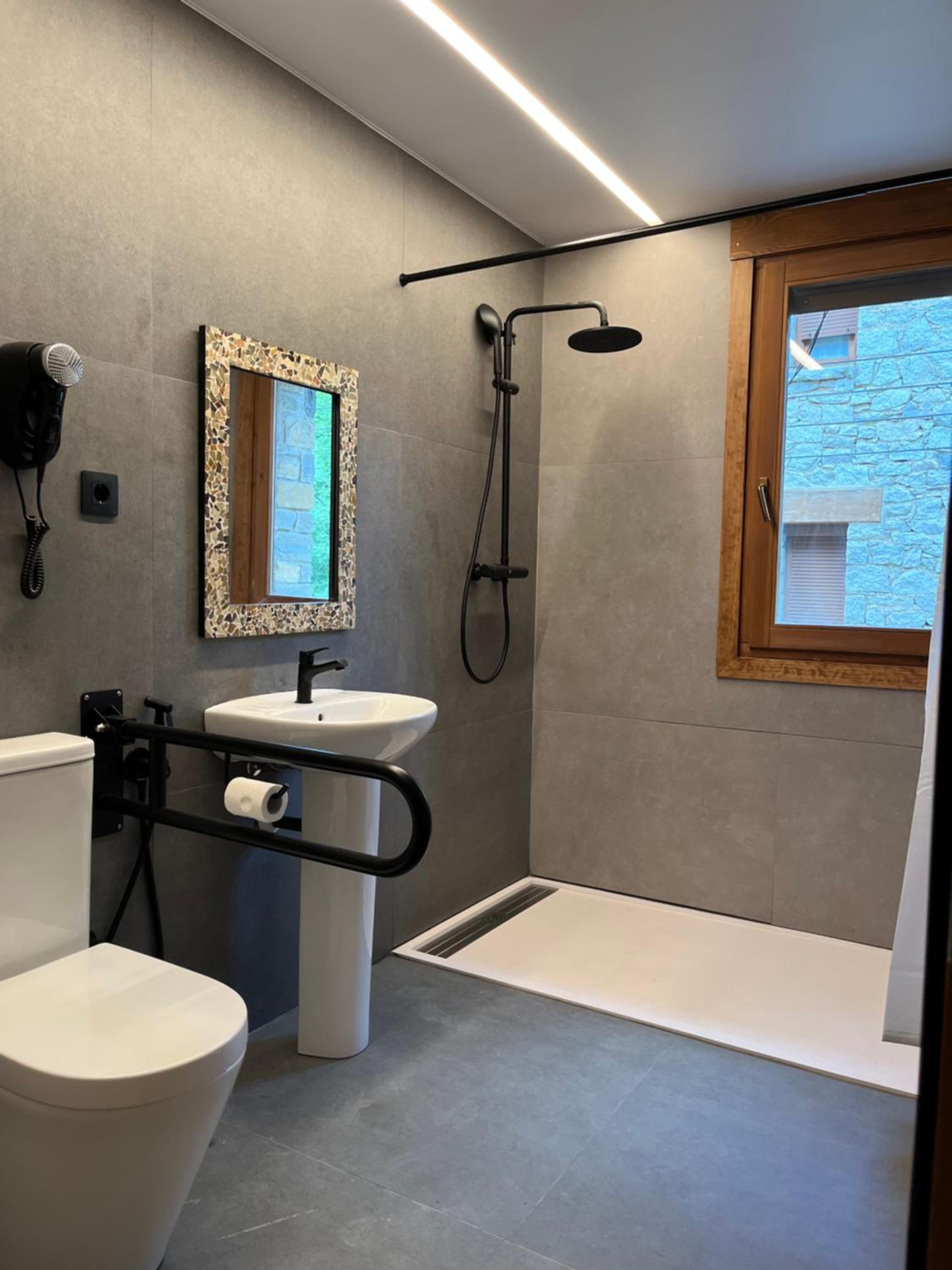 Single Twin Room - Disability Access photo 2