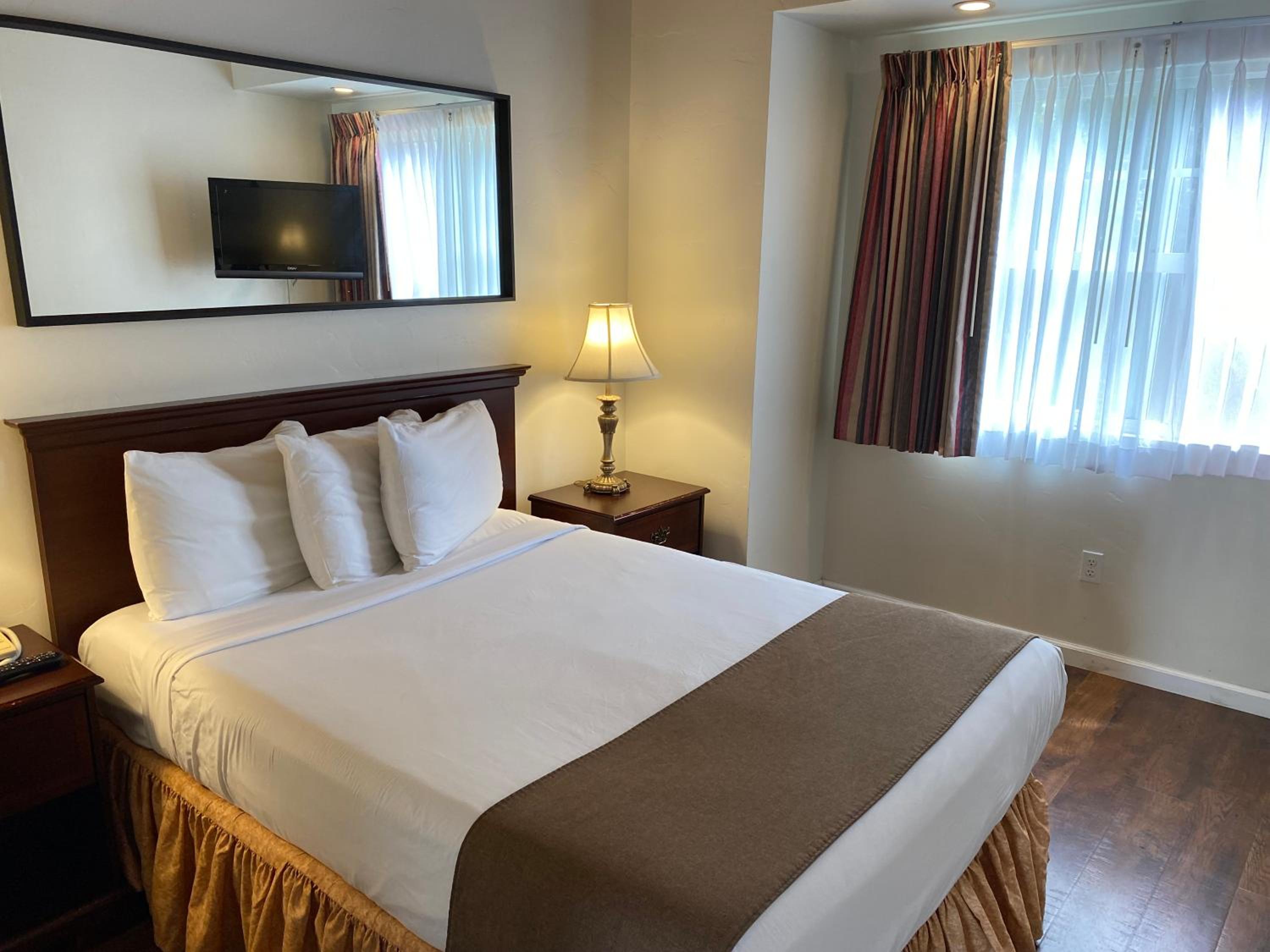 Standard Room with Two Double Beds with Kitchen & Fireplace photo 3