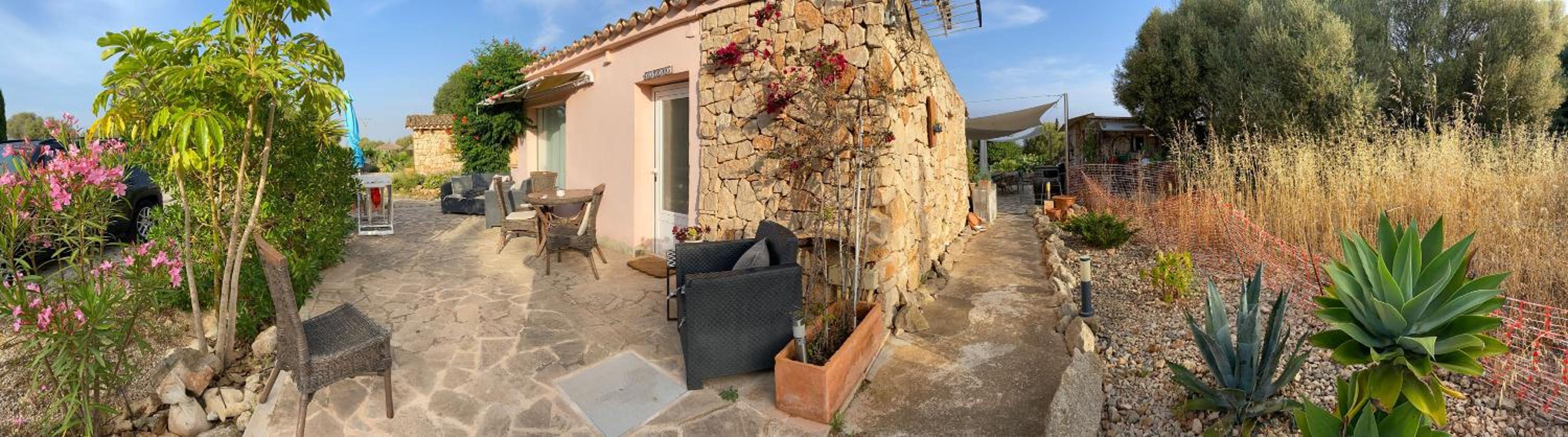 Bungalow With Patio photo 3