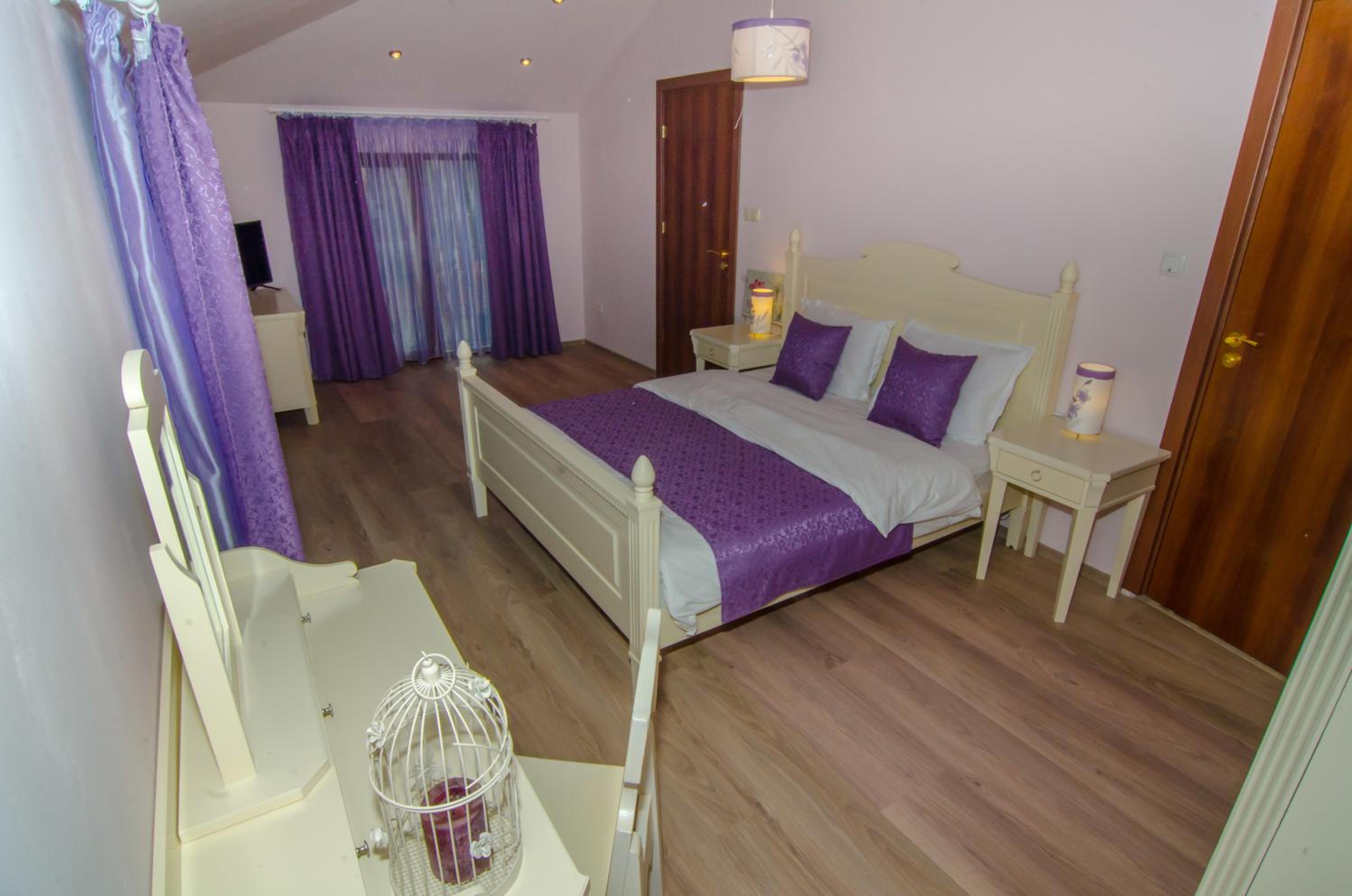 Quadruple Room with Mountain View photo 2