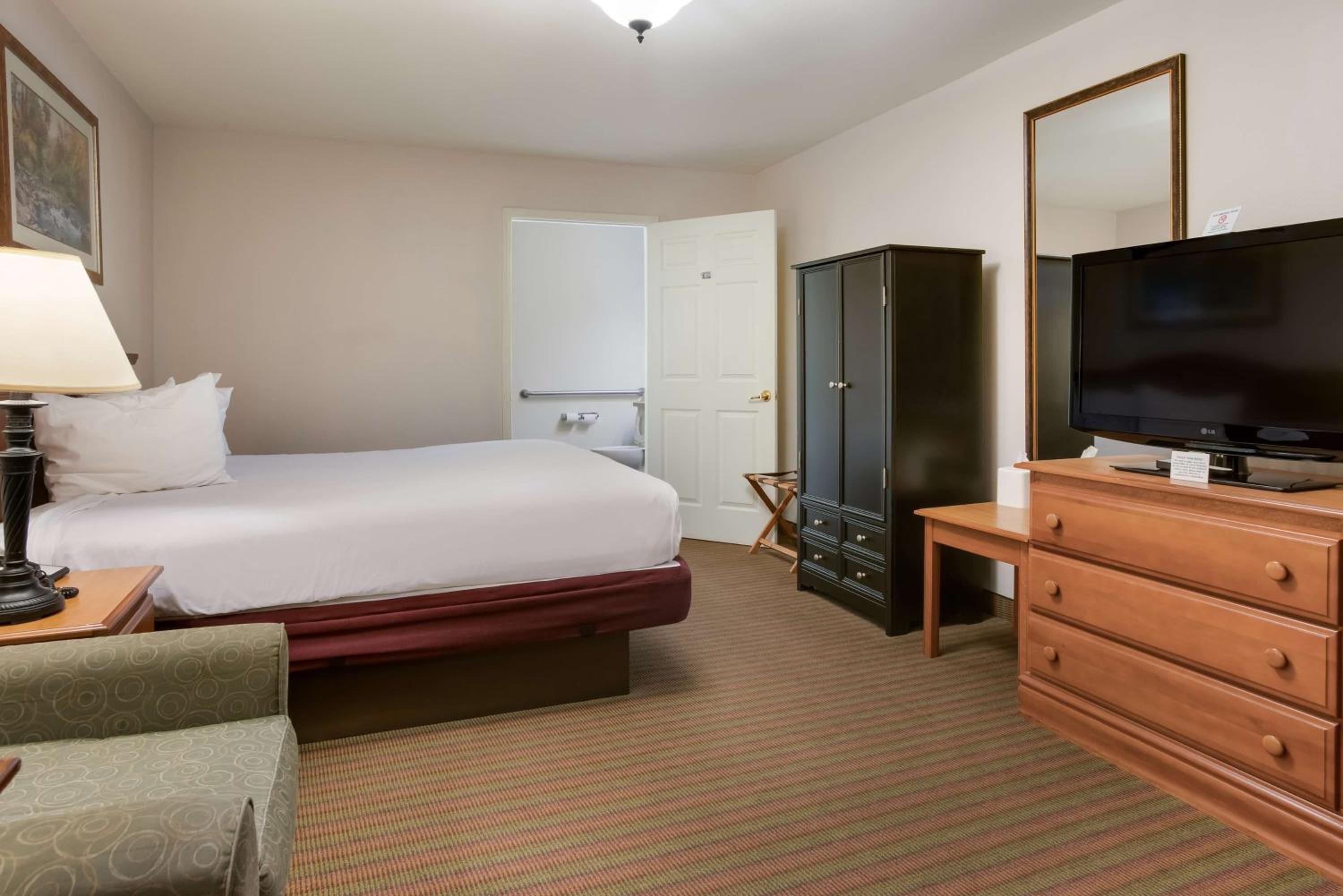 King Room with Bath Tub - Disability Access/Non-Smoking