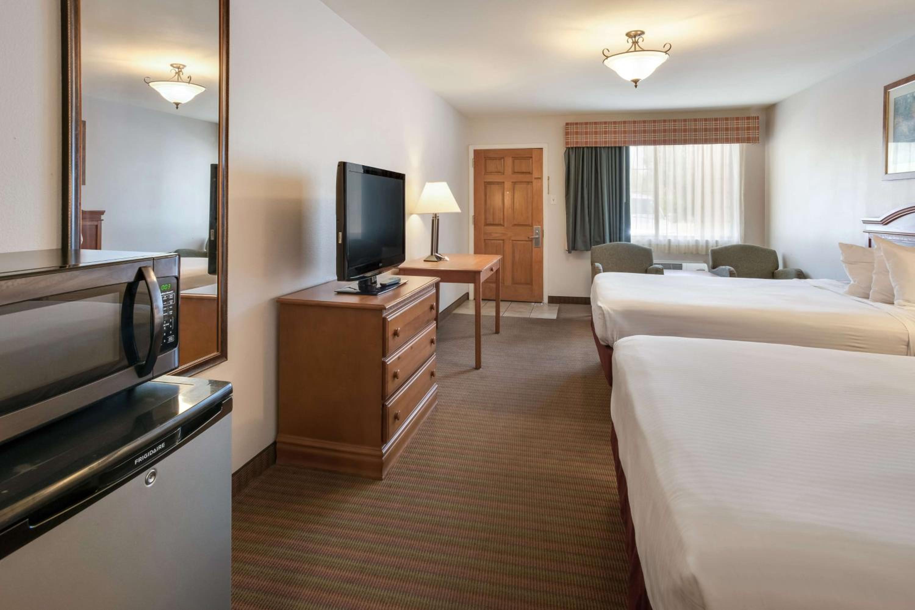 Queen Room with Two Queen Beds - Non-Smoking