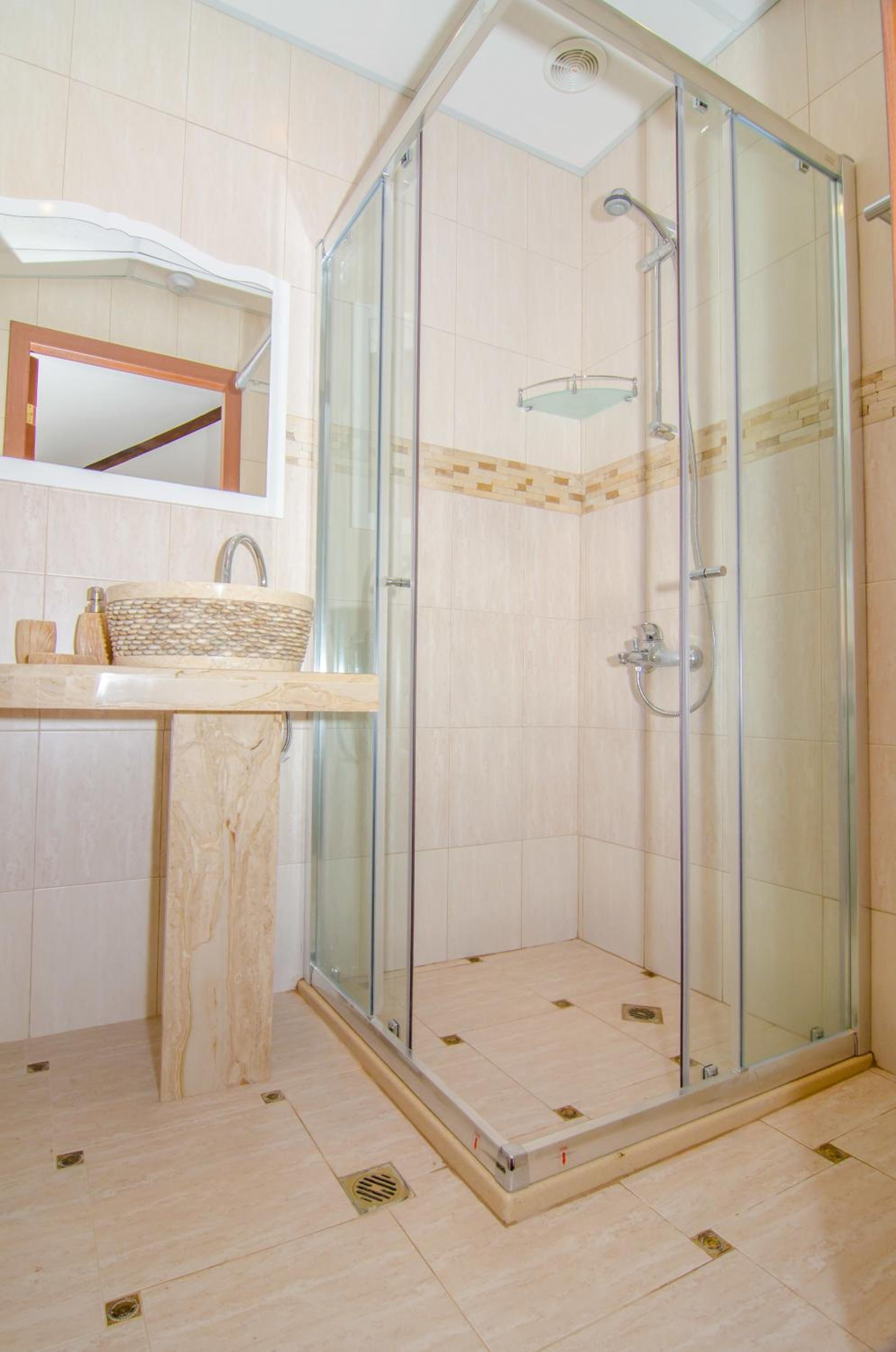Deluxe Triple Room photo 2