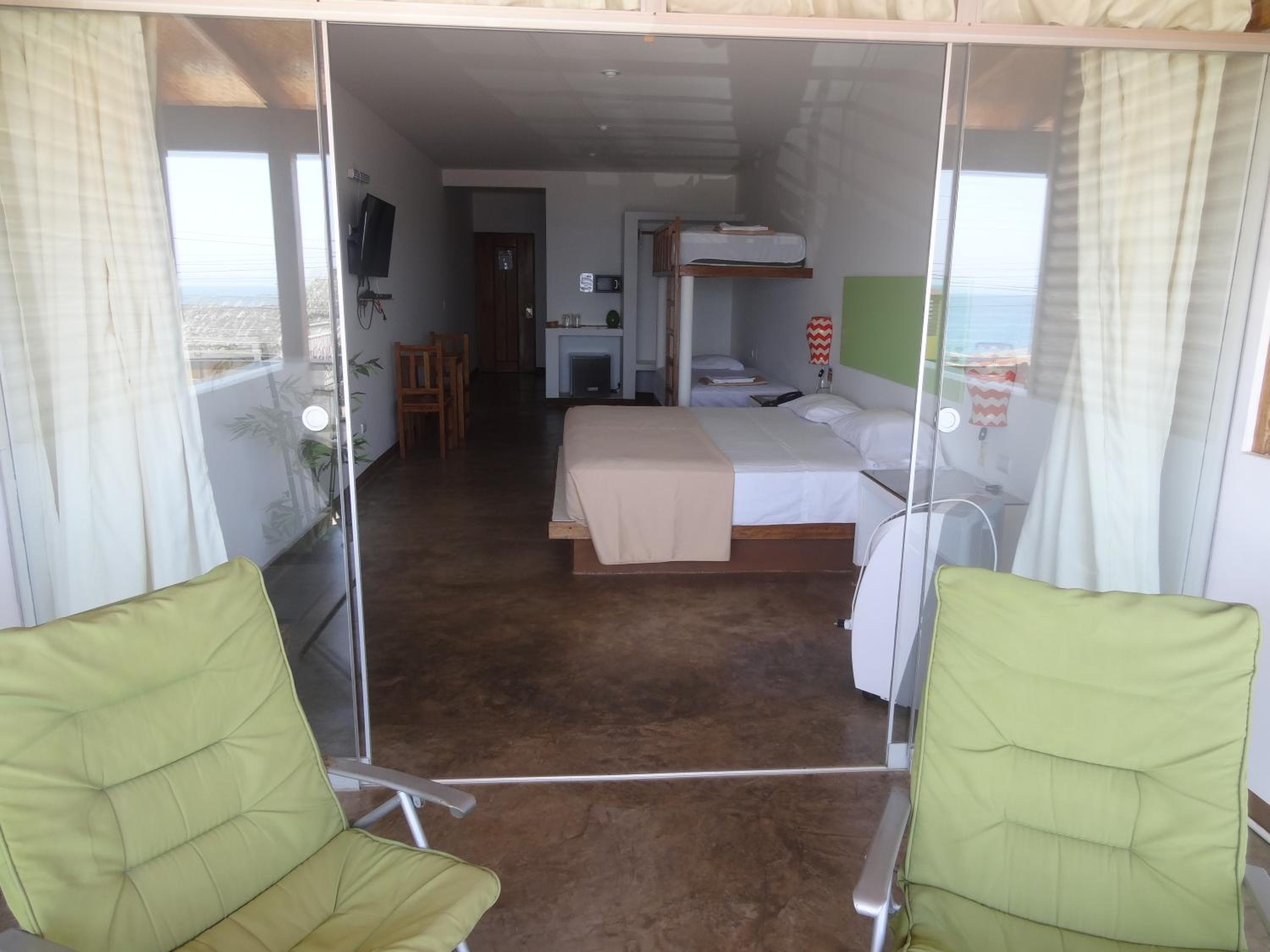 Family Room with Sea View photo 2