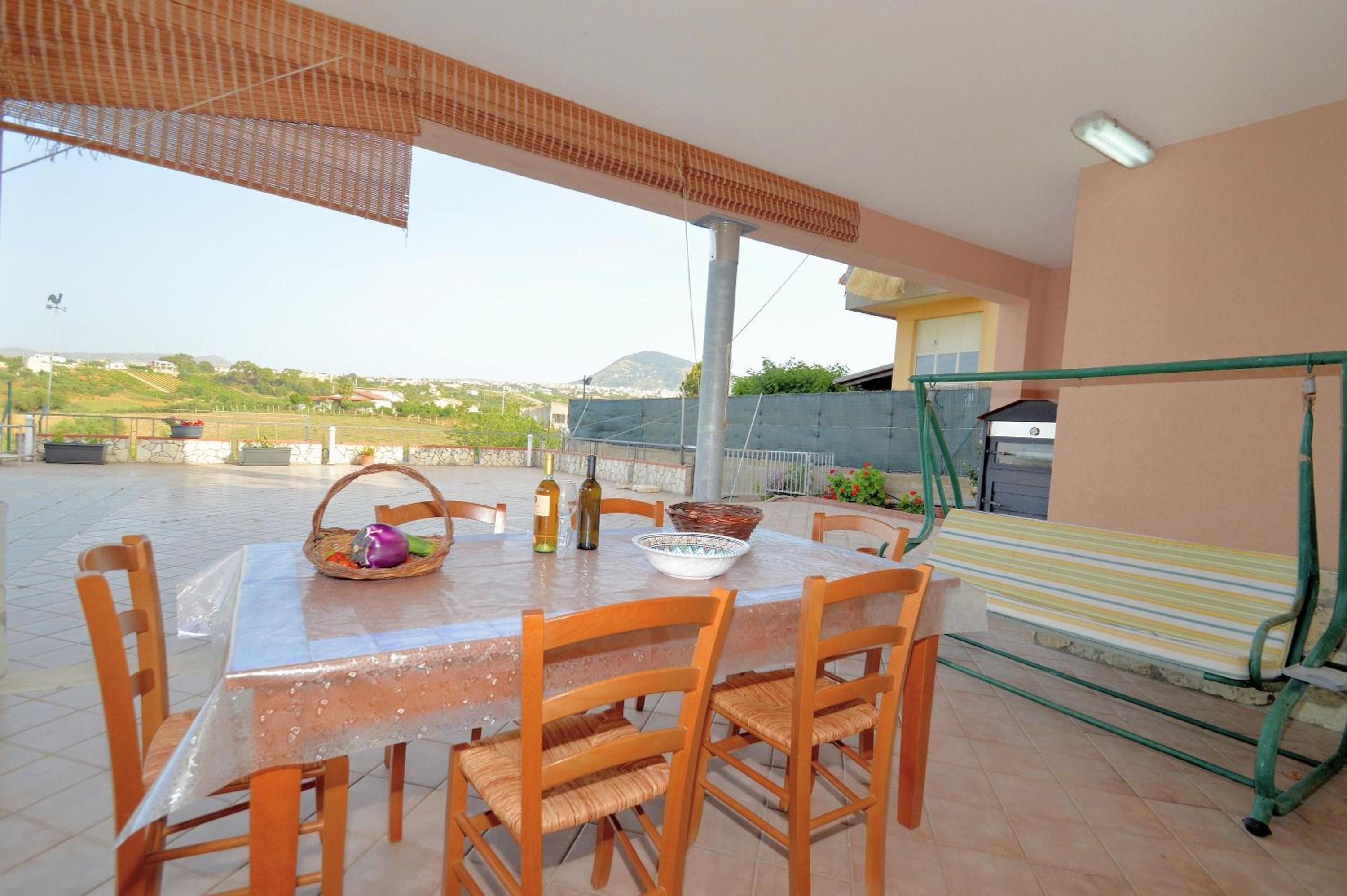 Villa photo 3