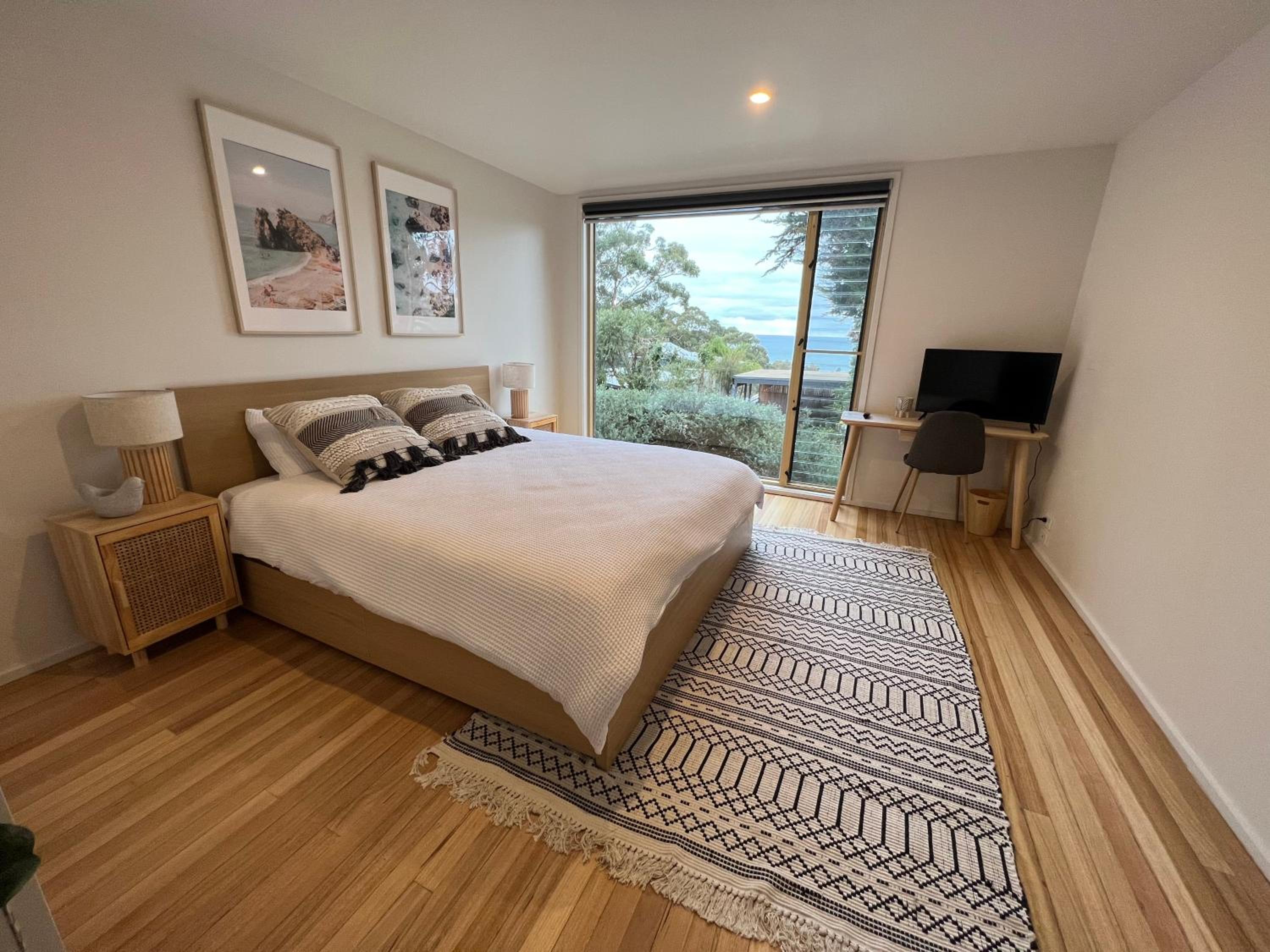 Four-Bedroom House photo 3