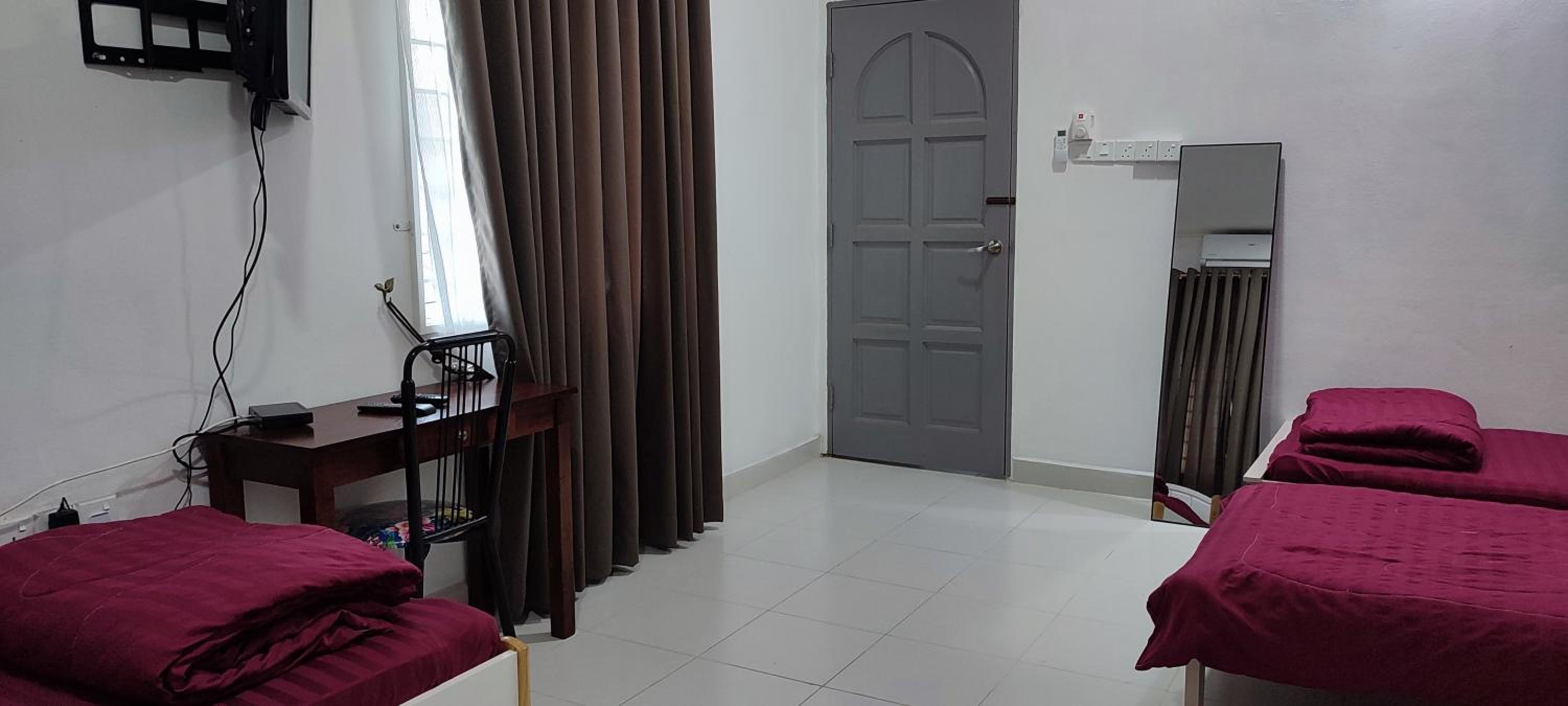Triple Room - Photo 1