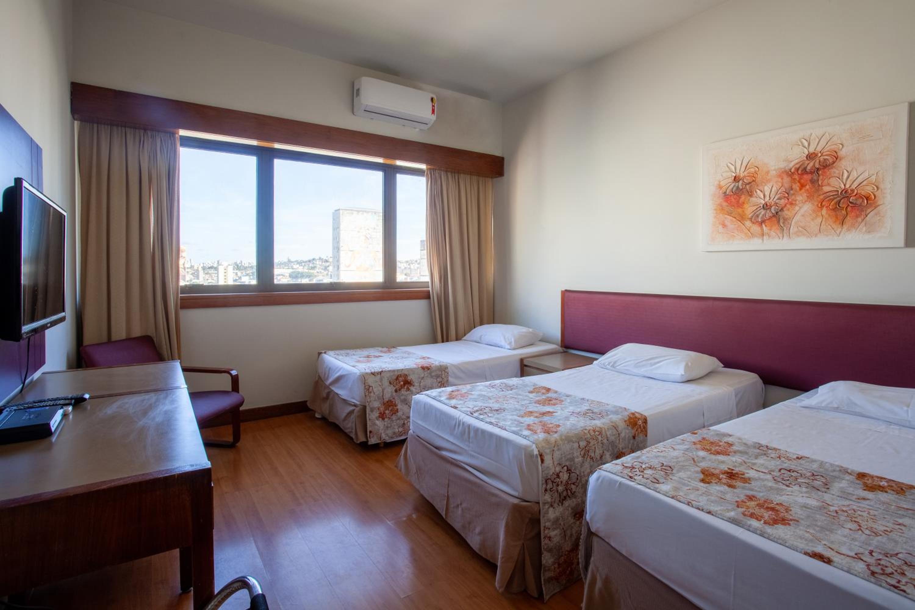 Superior Triple Room With 4 Single Beds photo 1