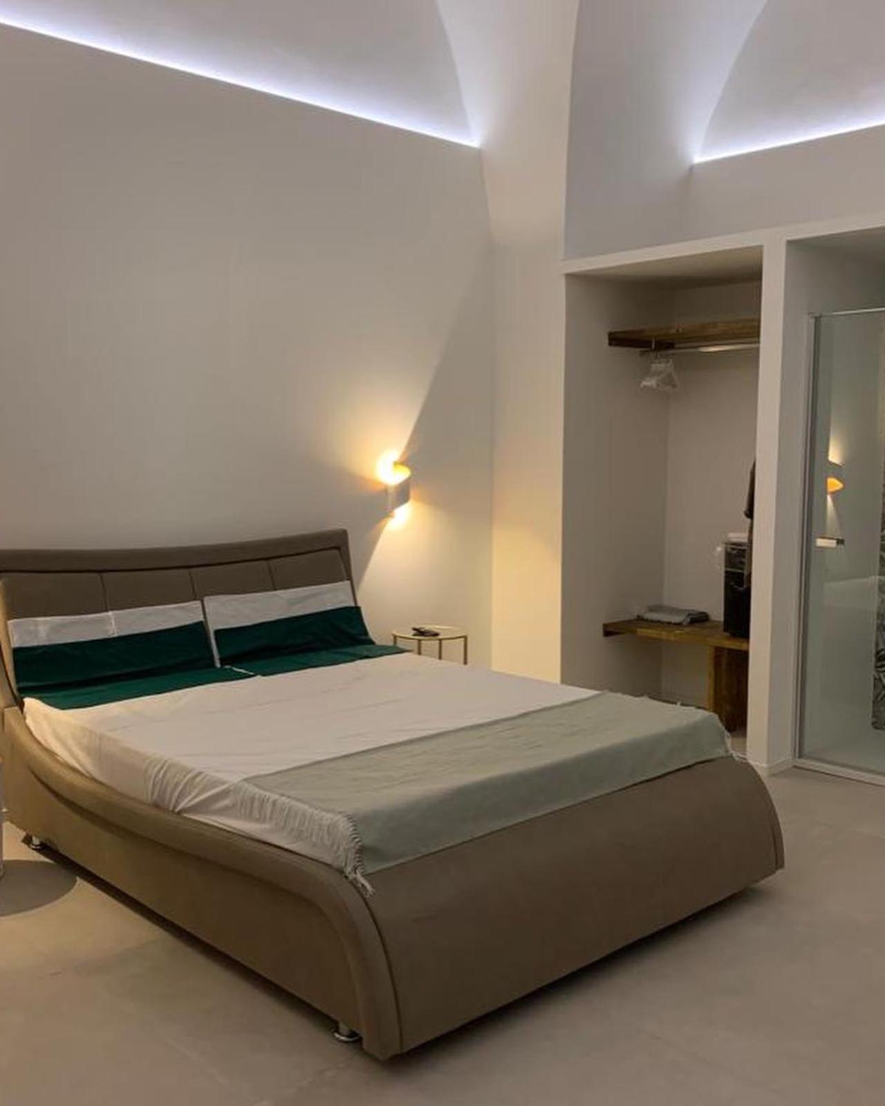 Deluxe King Room photo 2