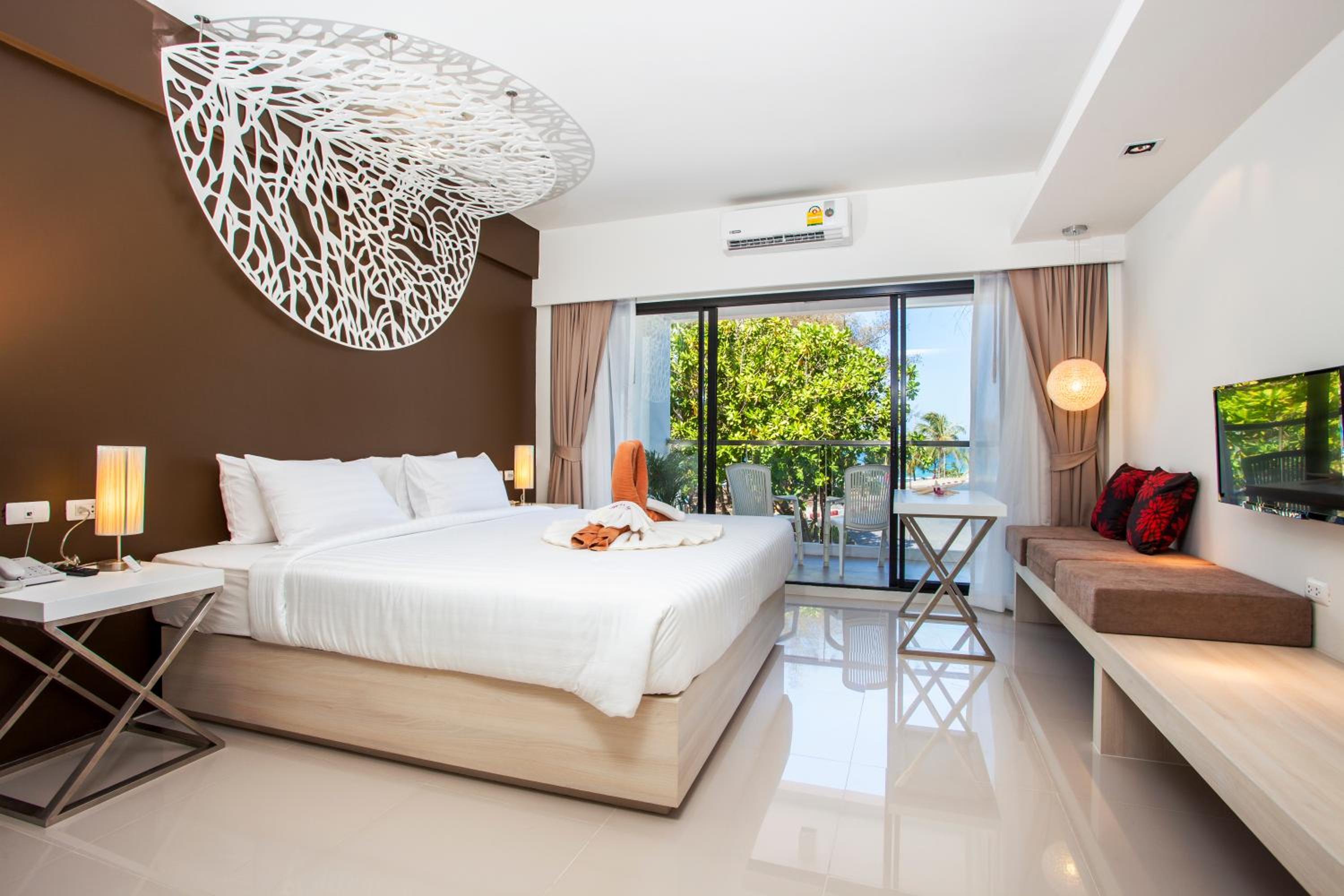 Coral Deluxe Double Room with Seaview - B photo 2