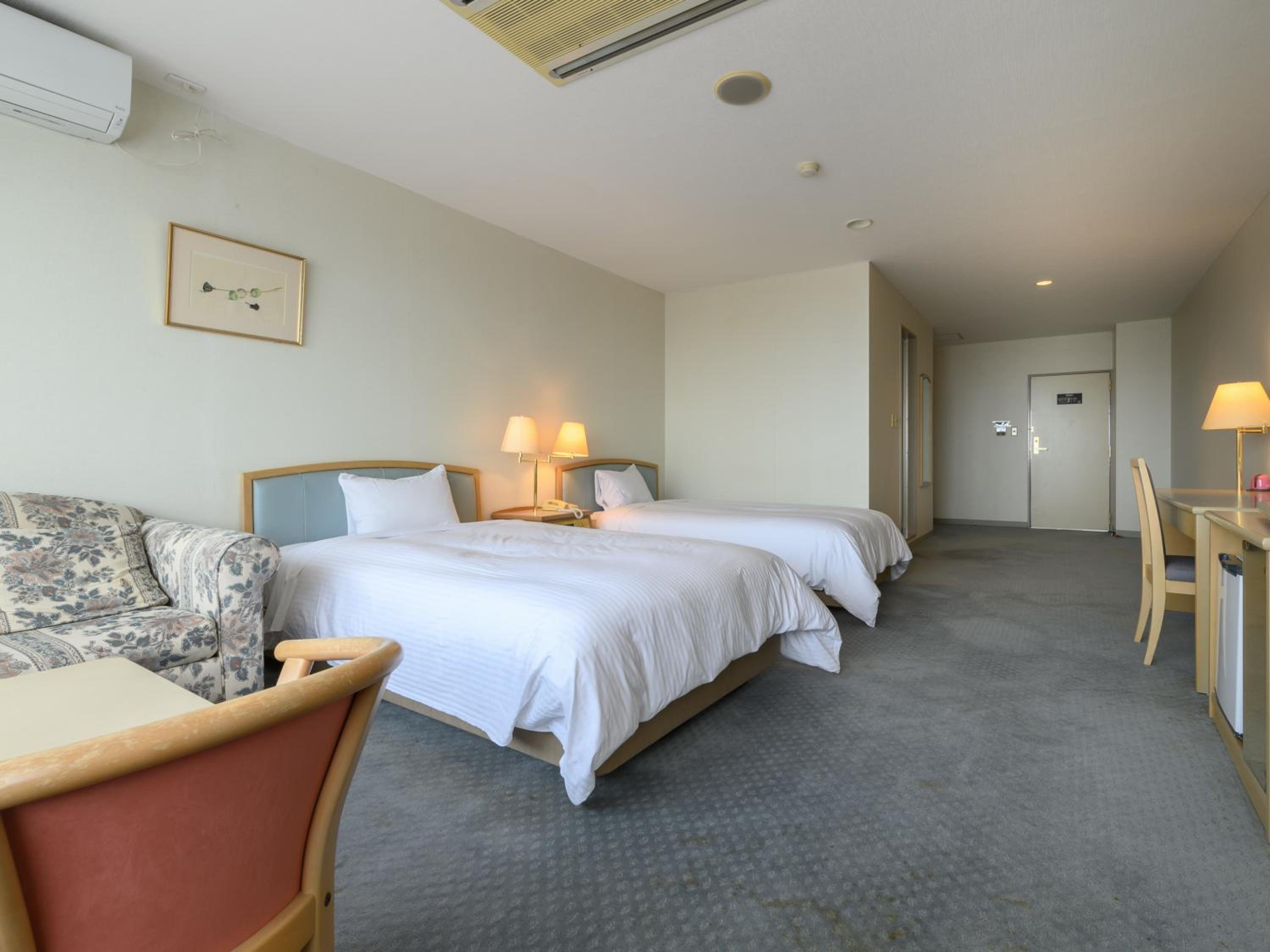 Twin Room - Photo 3
