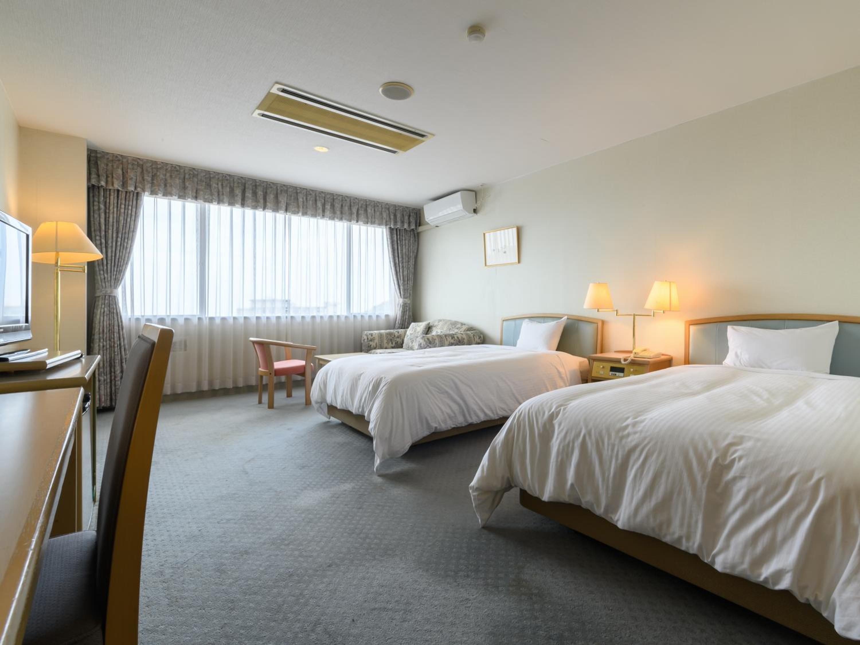 Twin Room - Photo 4