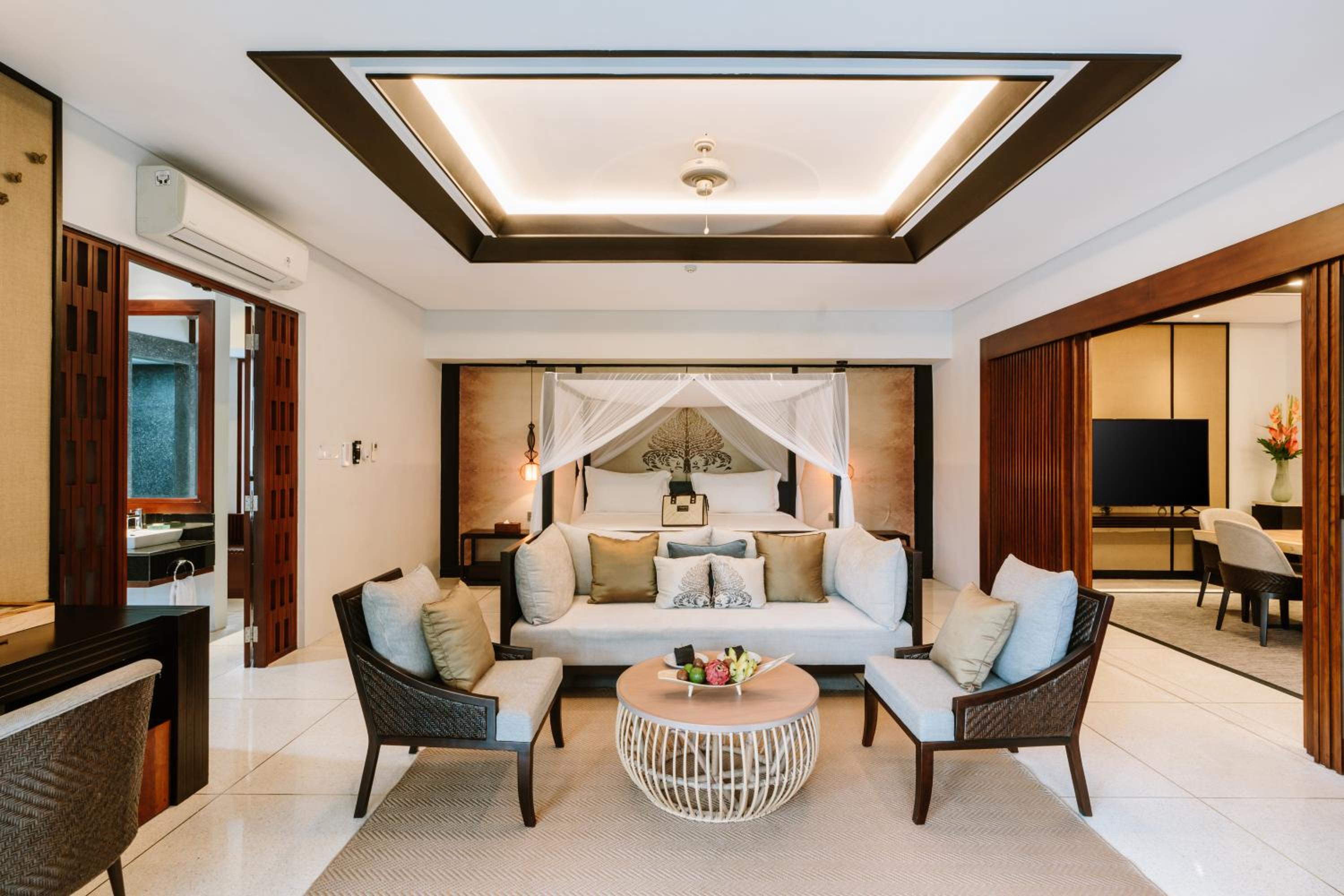 Three-Bedroom Royal Courtyard Villa (Courtyard Villa - Independent Building across the street) thumbnail 5